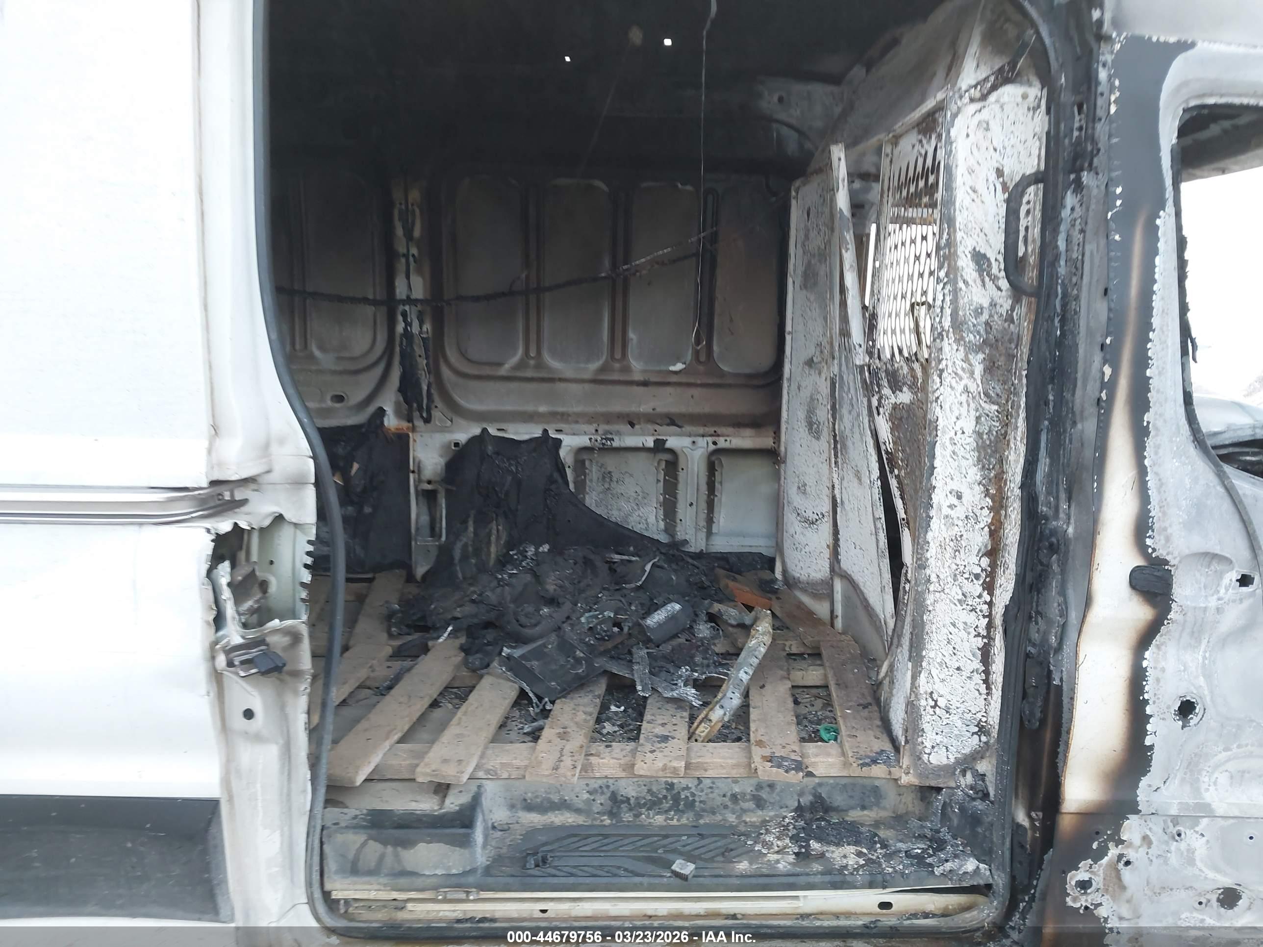 FORD TRANSIT-150 image 8
