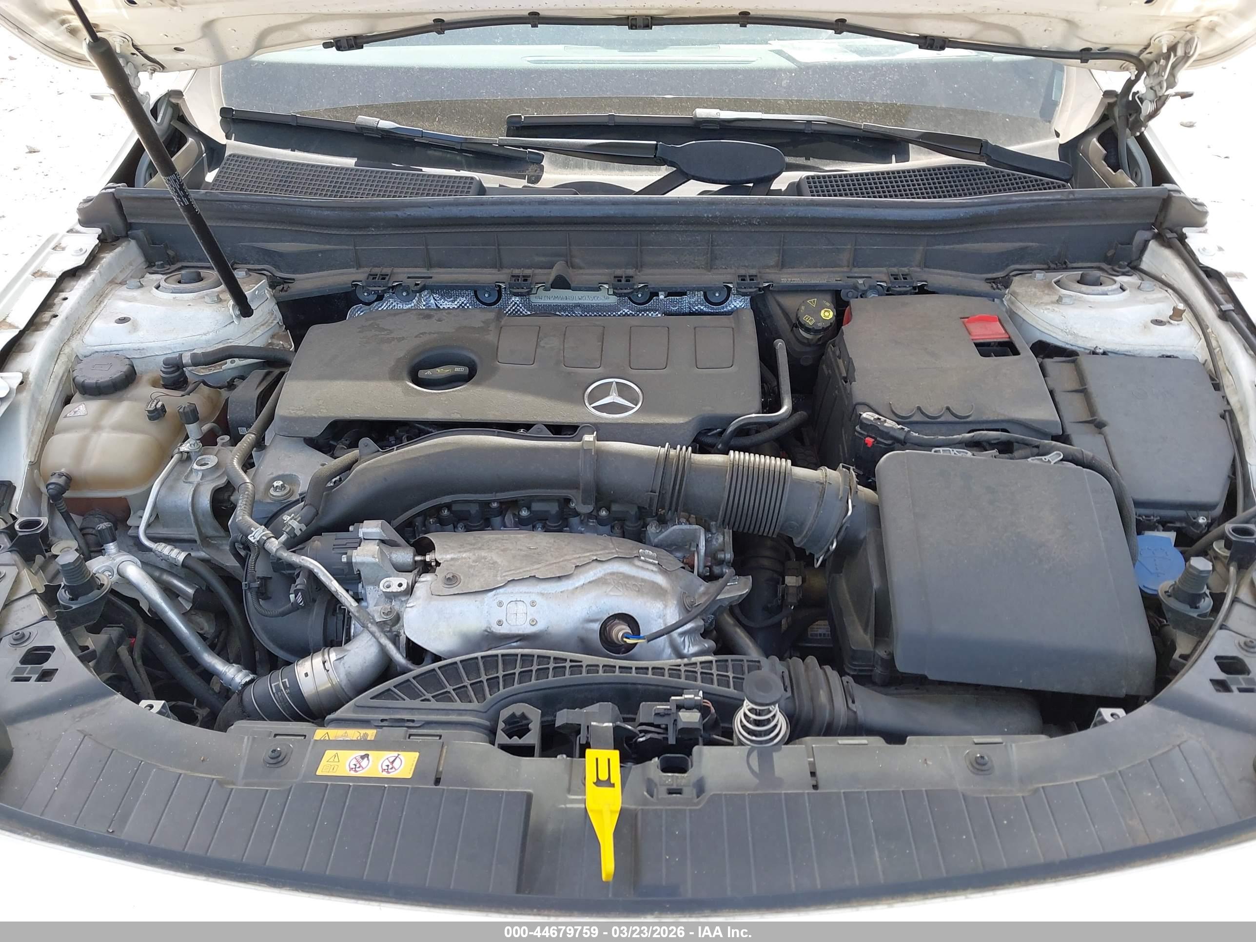 MERCEDES-BENZ GLB image 10