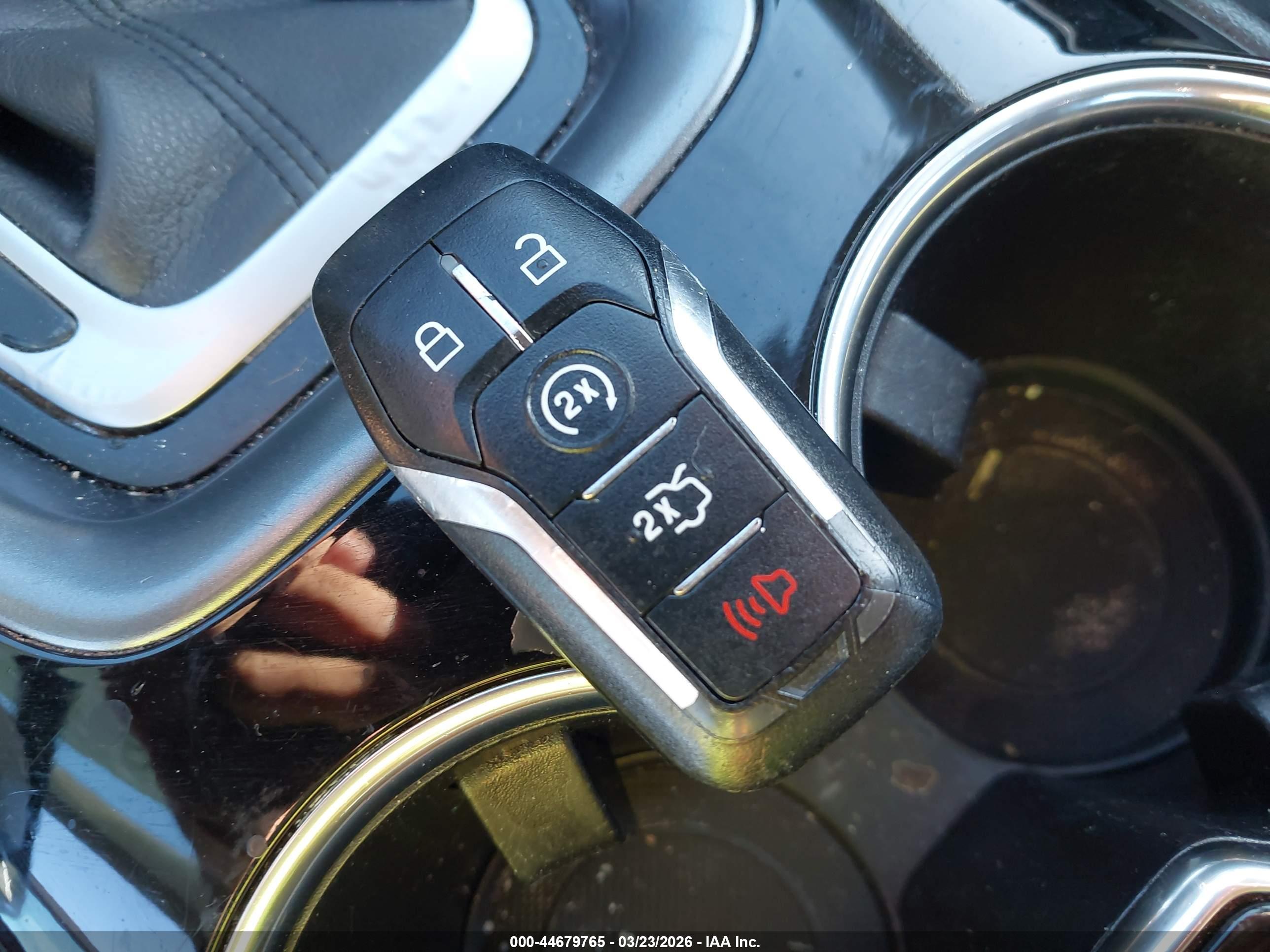 FORD FUSION image 11