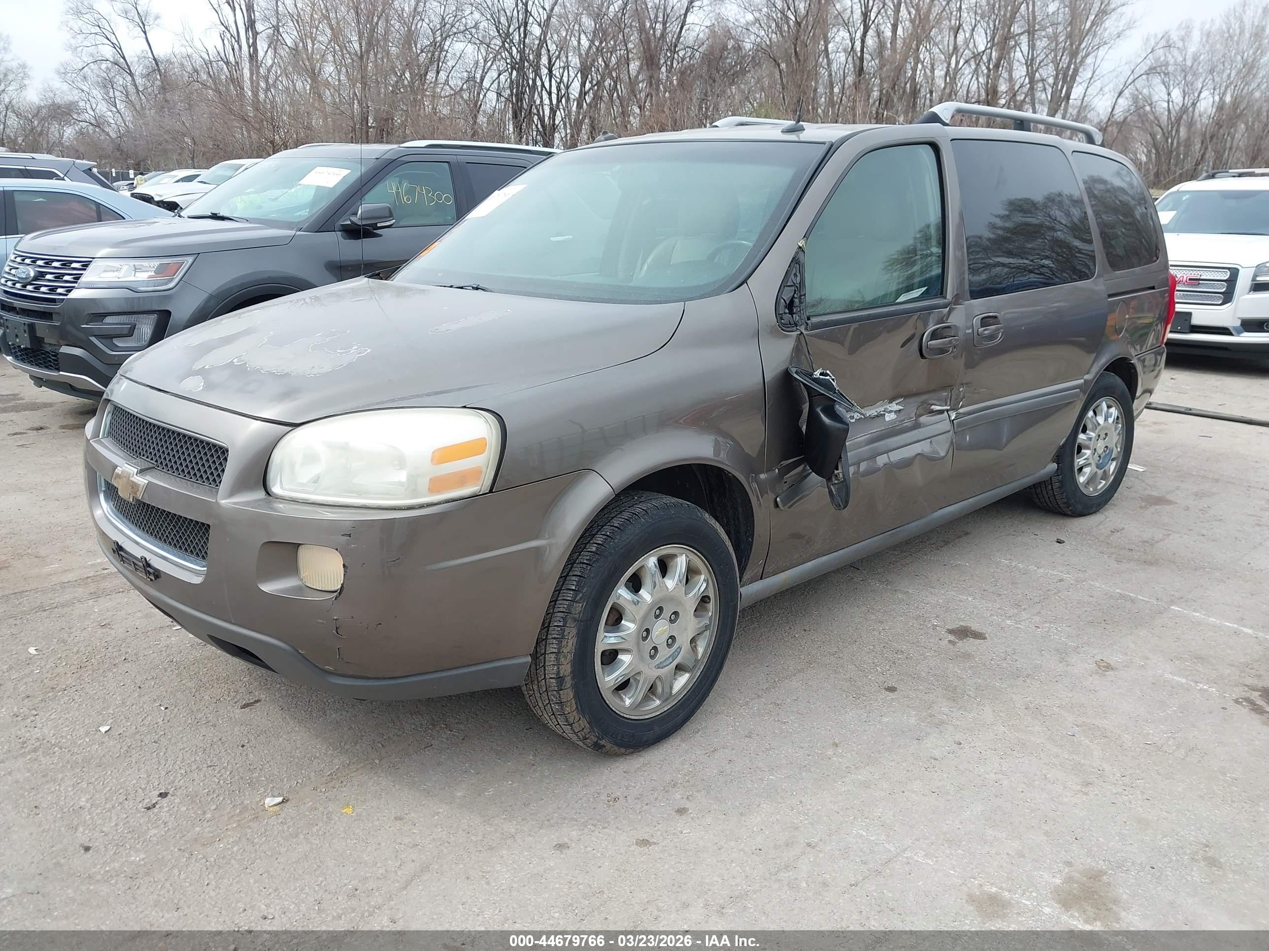 CHEVROLET UPLANDER image 2