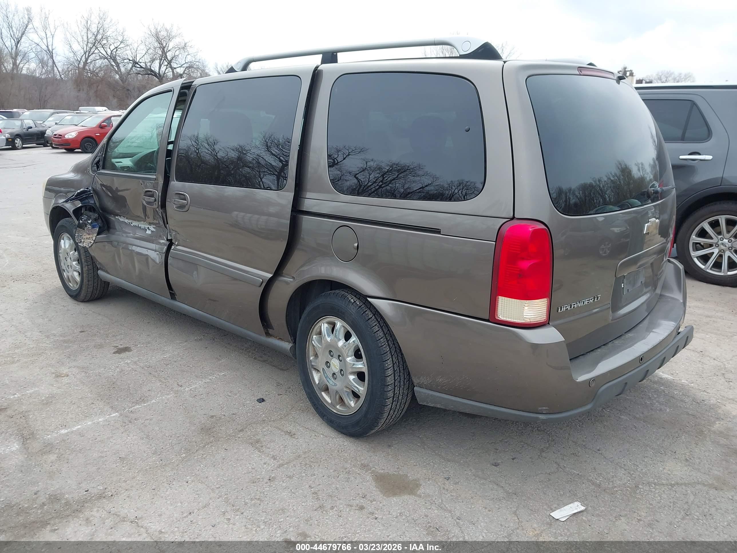 CHEVROLET UPLANDER image 3