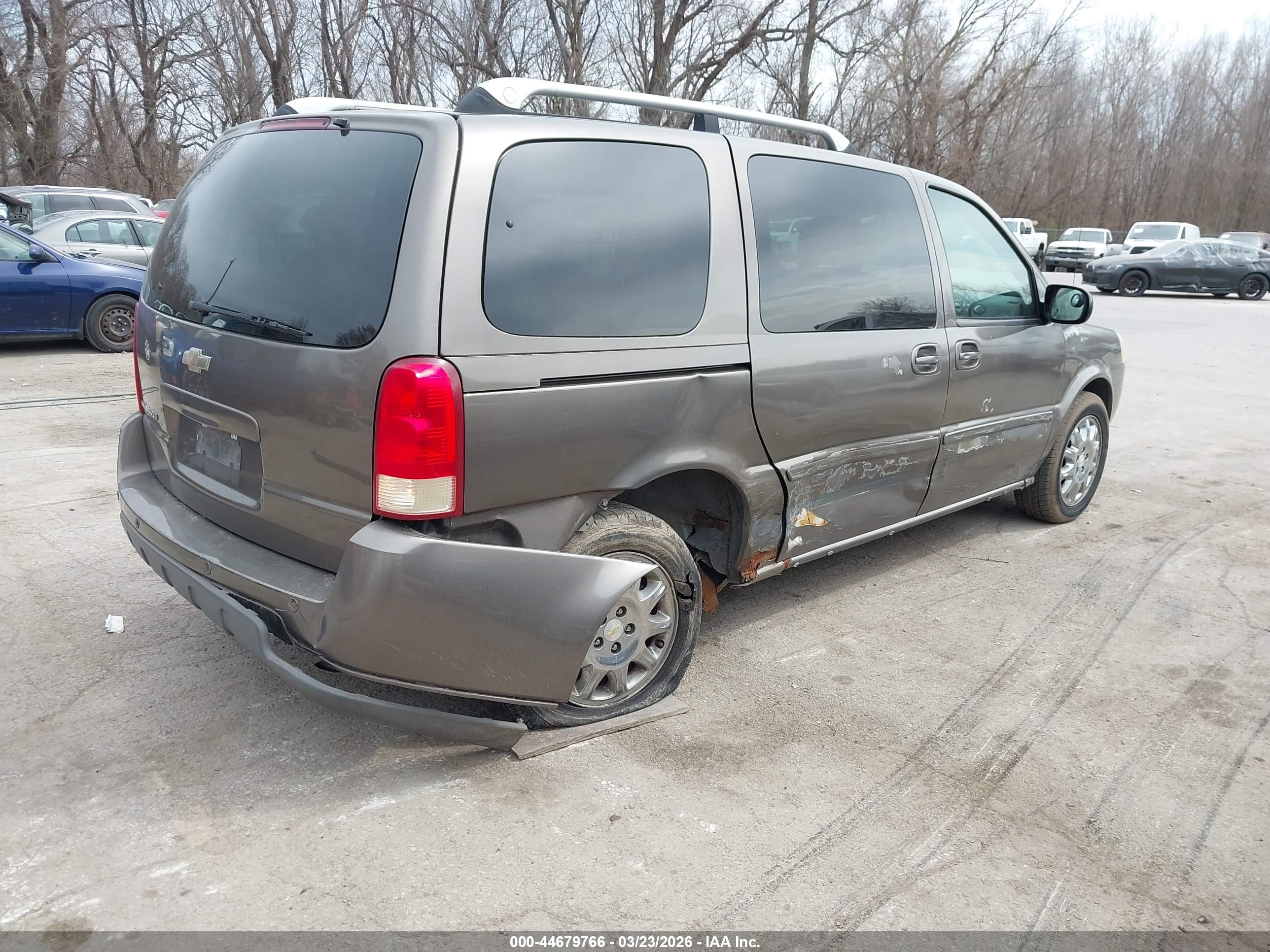 CHEVROLET UPLANDER image 4