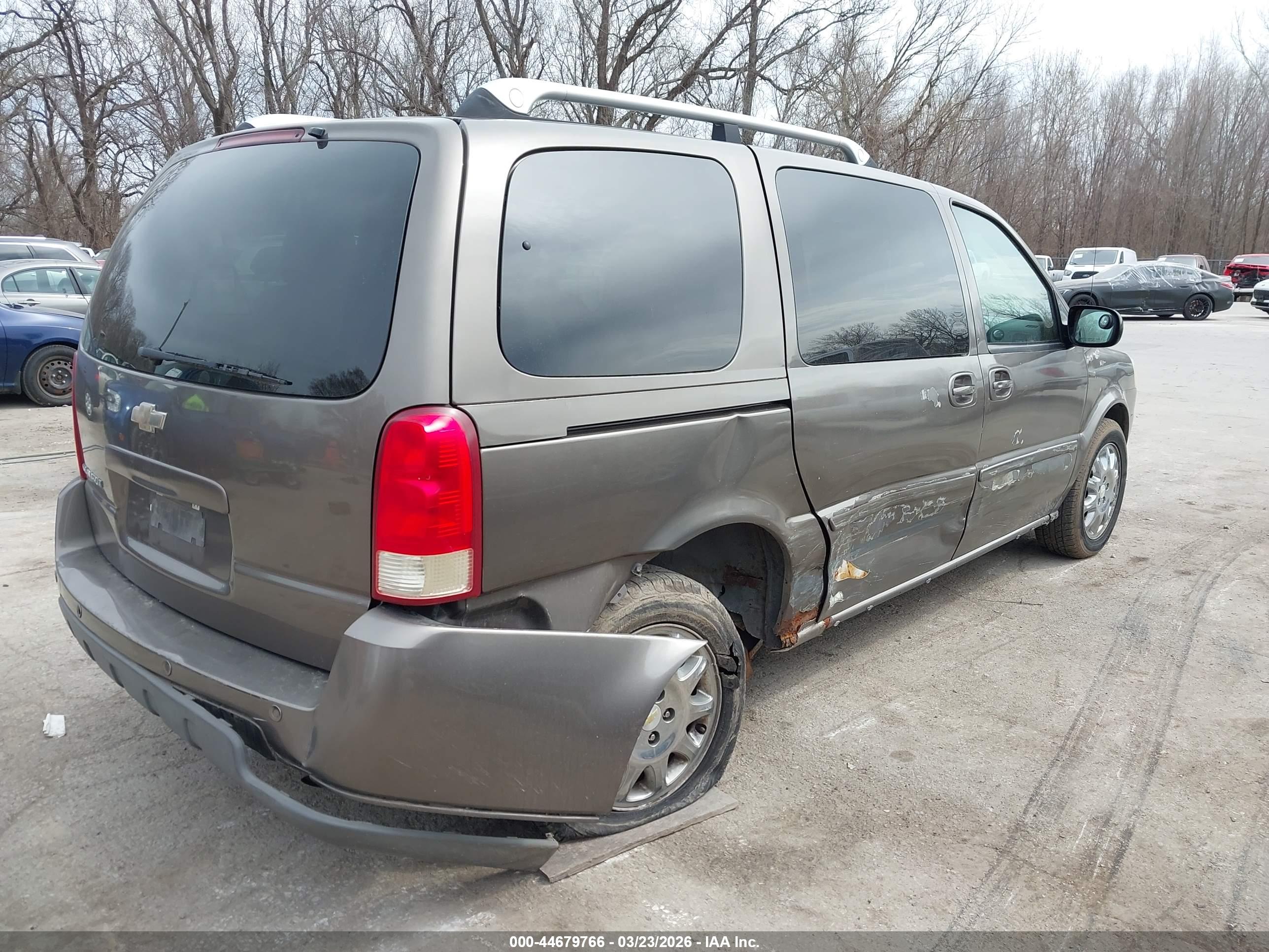 CHEVROLET UPLANDER image 6
