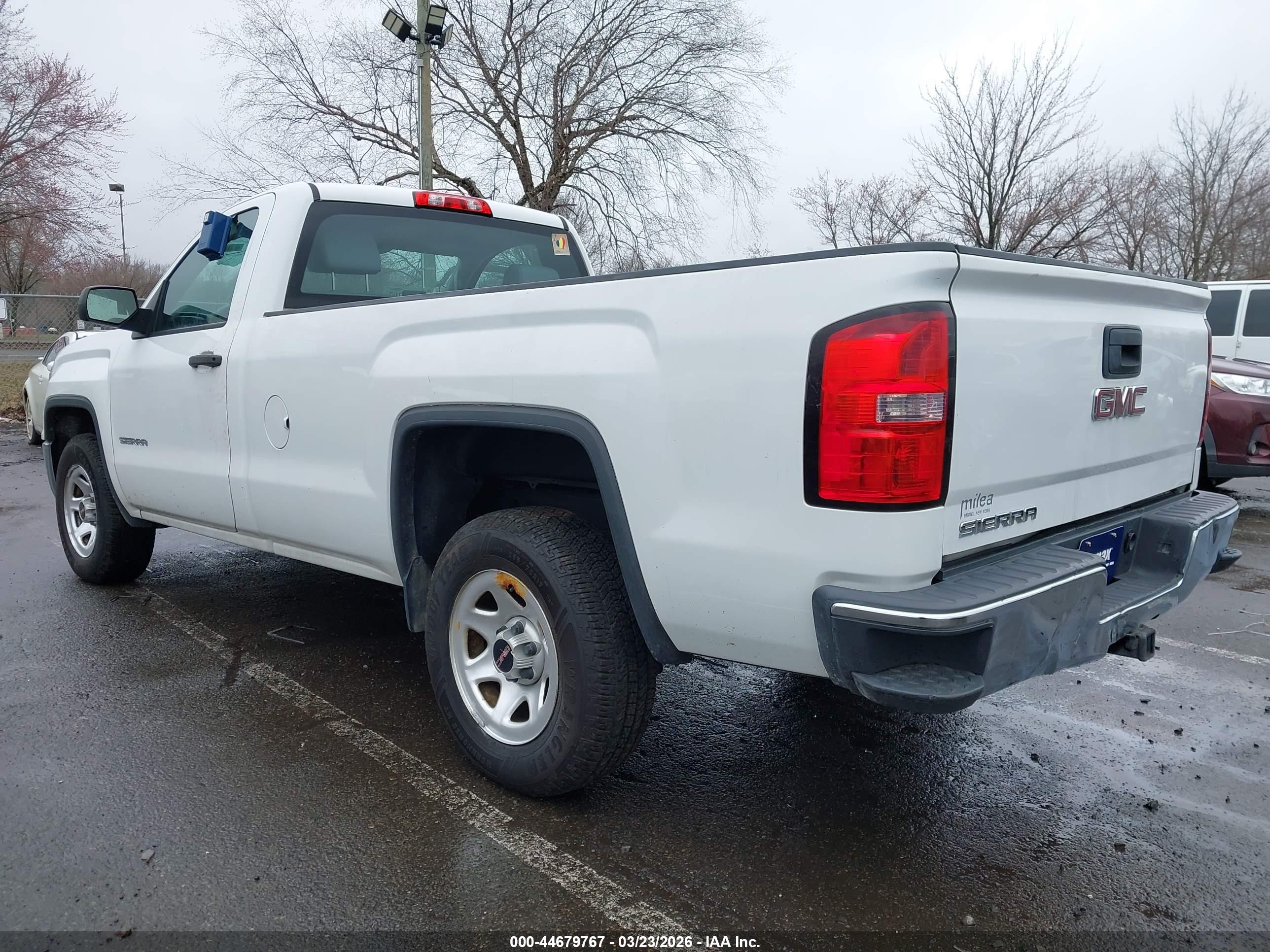 GMC SIERRA image 3