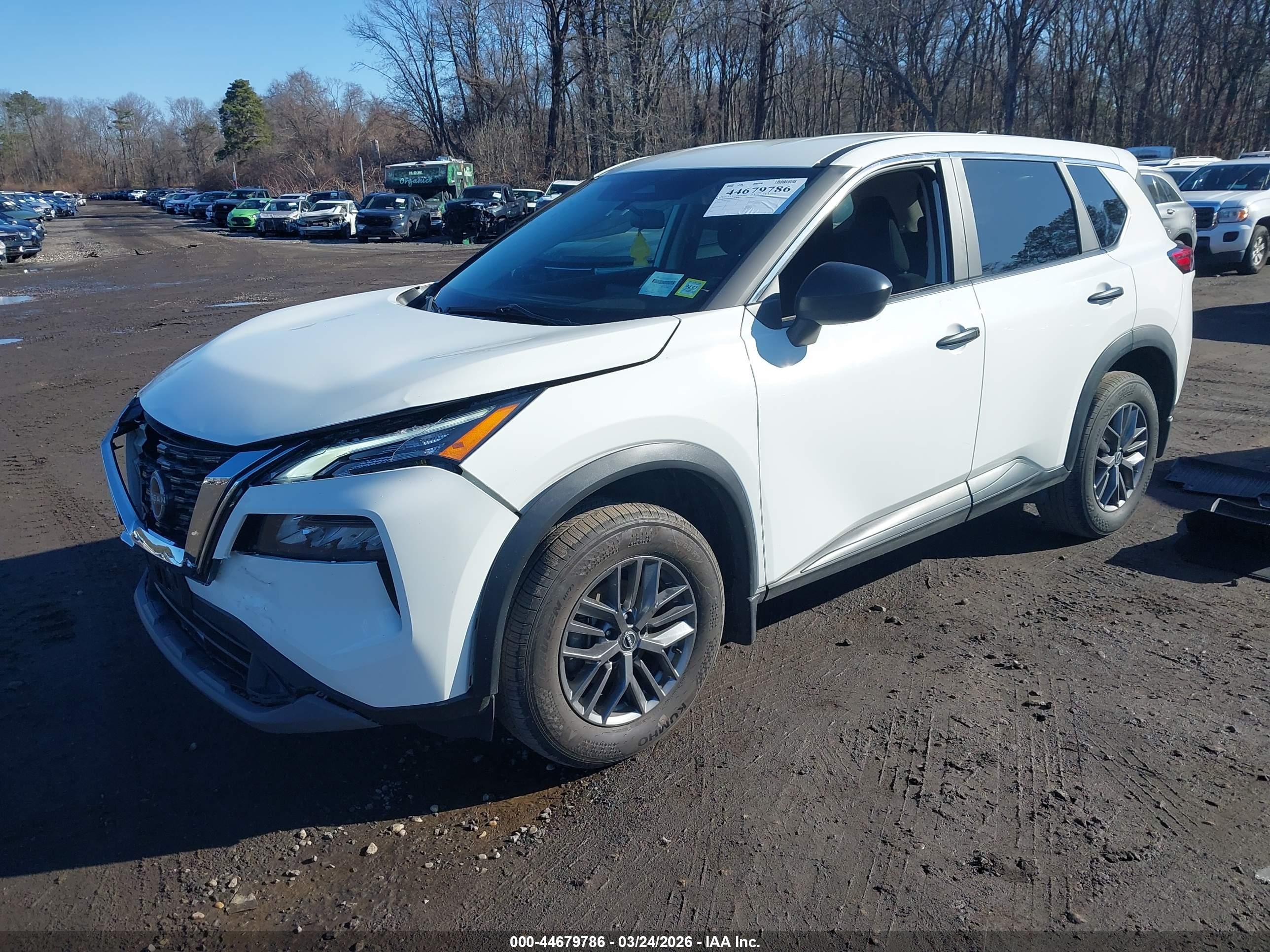 NISSAN ROGUE image 2