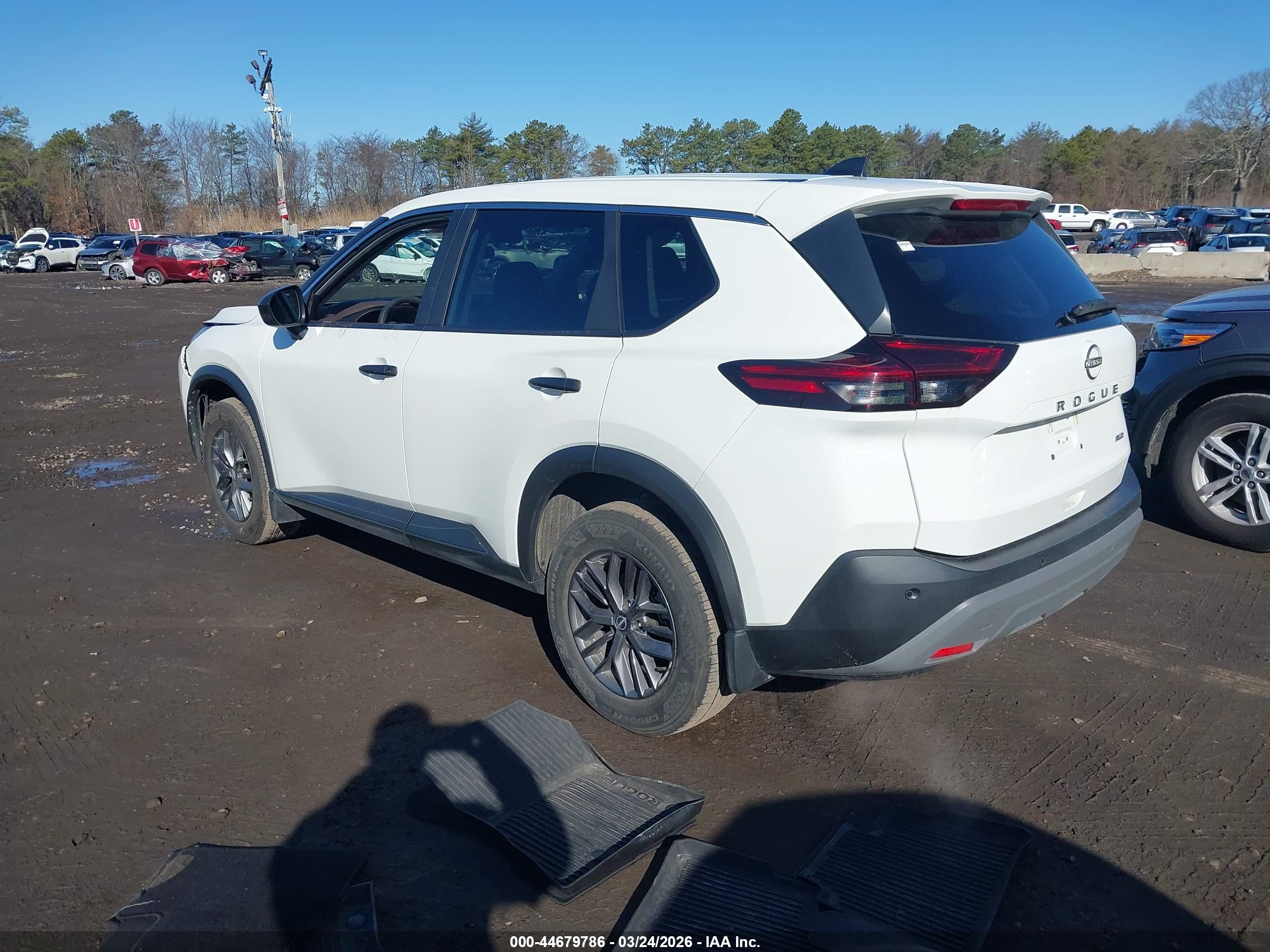 NISSAN ROGUE image 3
