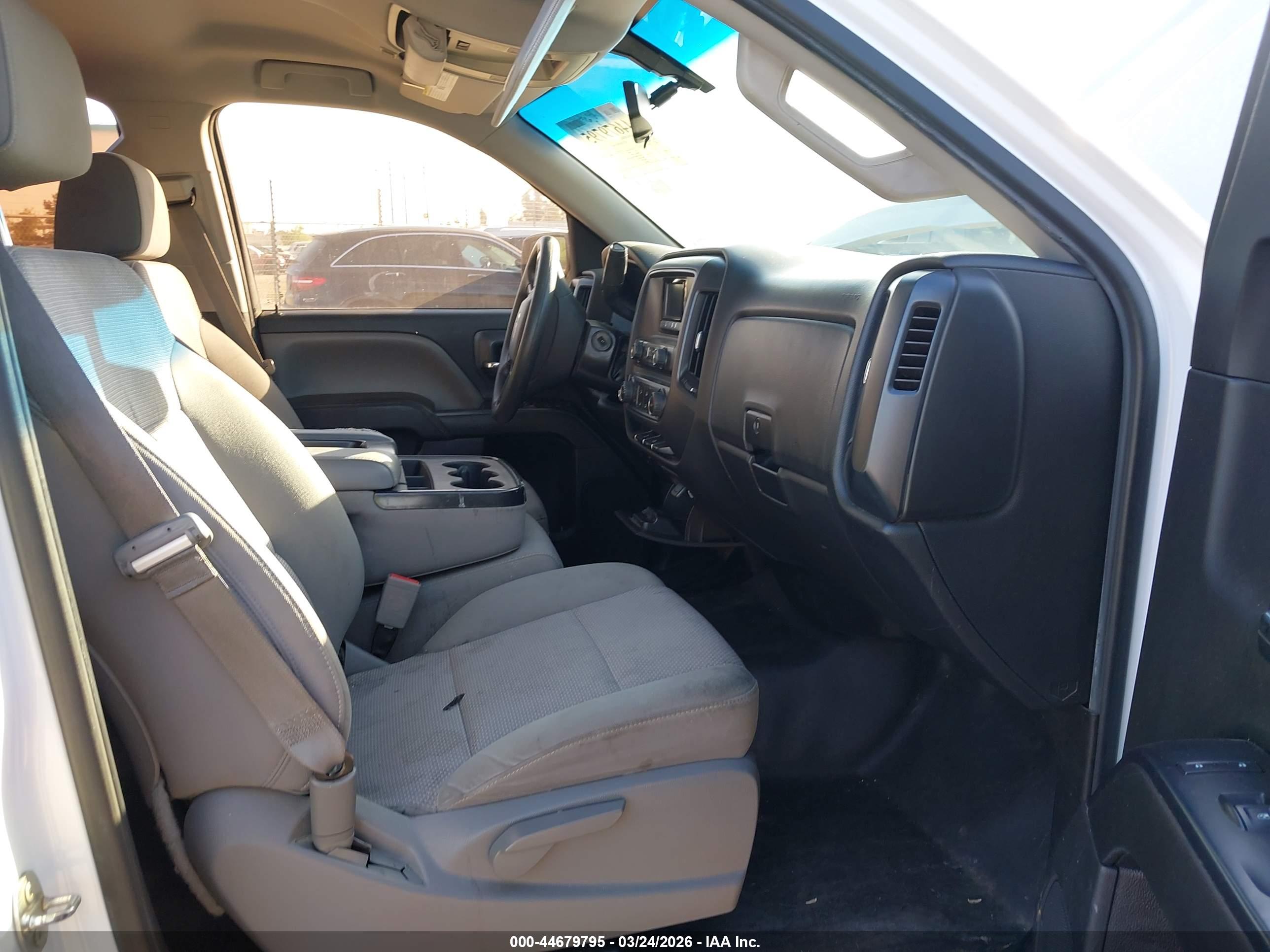 CHEVROLET SILVERADO image 5