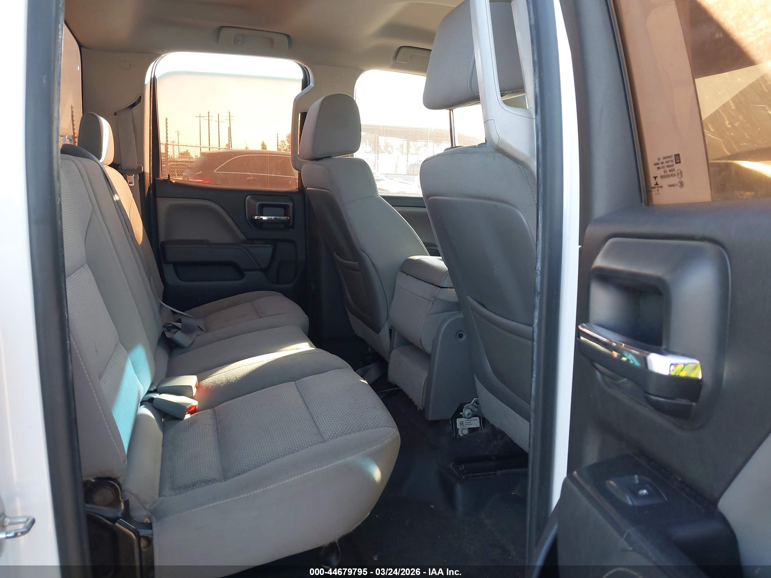 CHEVROLET SILVERADO image 8
