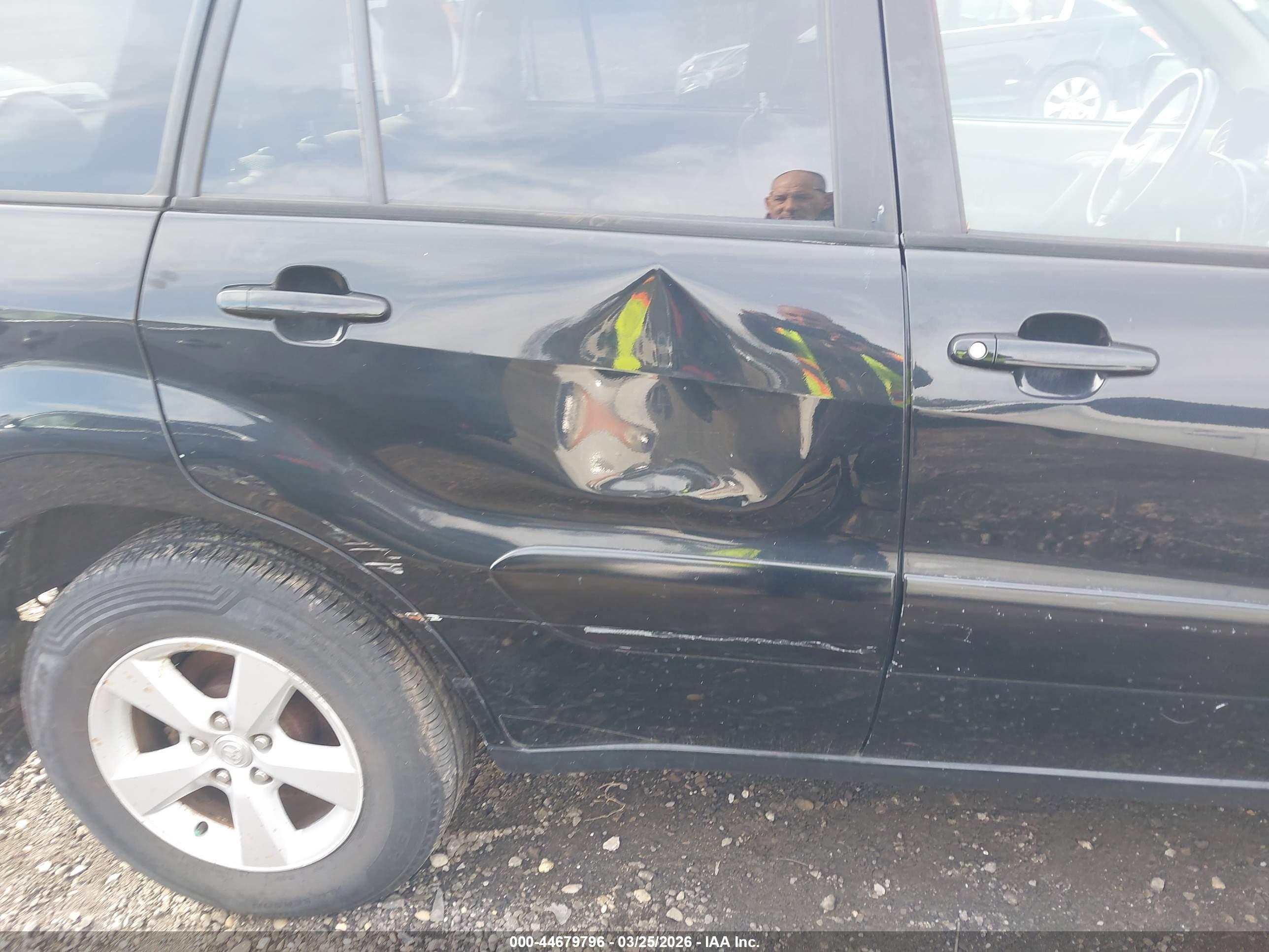 TOYOTA RAV4 image 6