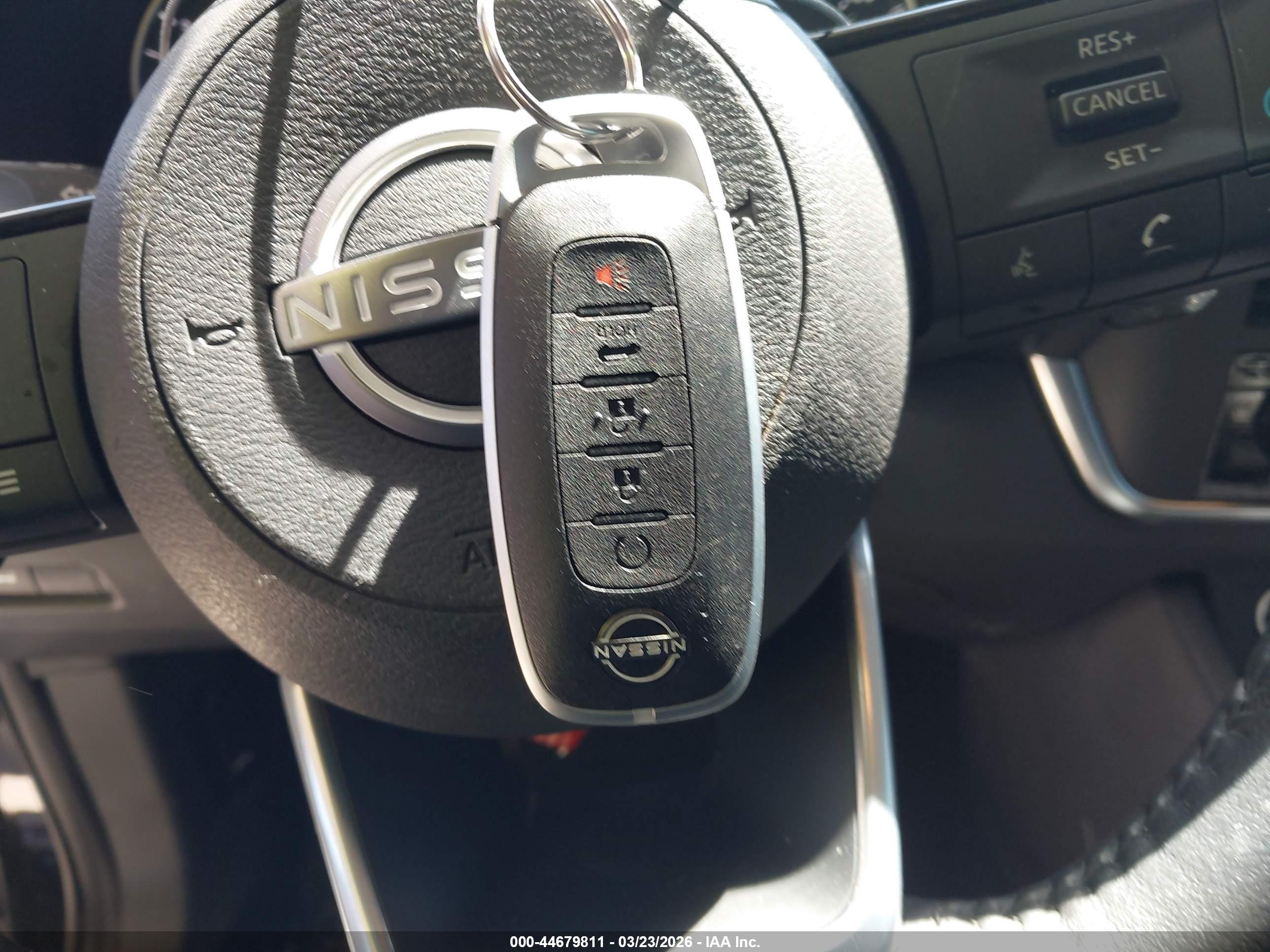 NISSAN ROGUE image 11