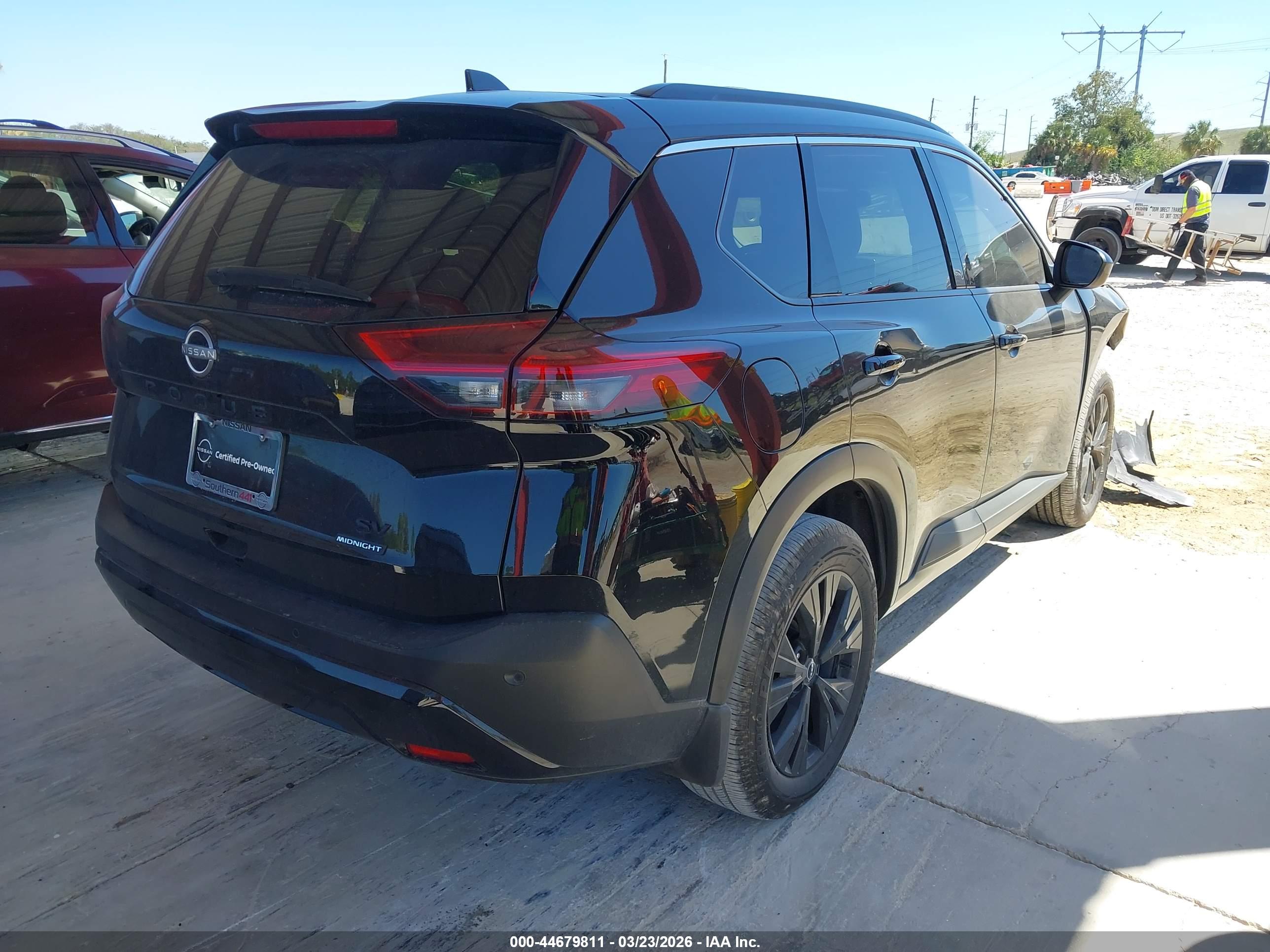 NISSAN ROGUE image 4