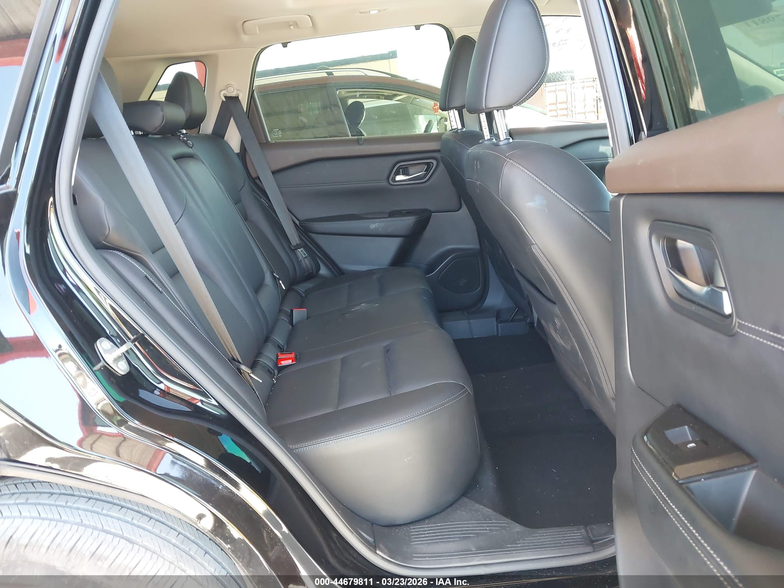 NISSAN ROGUE image 8