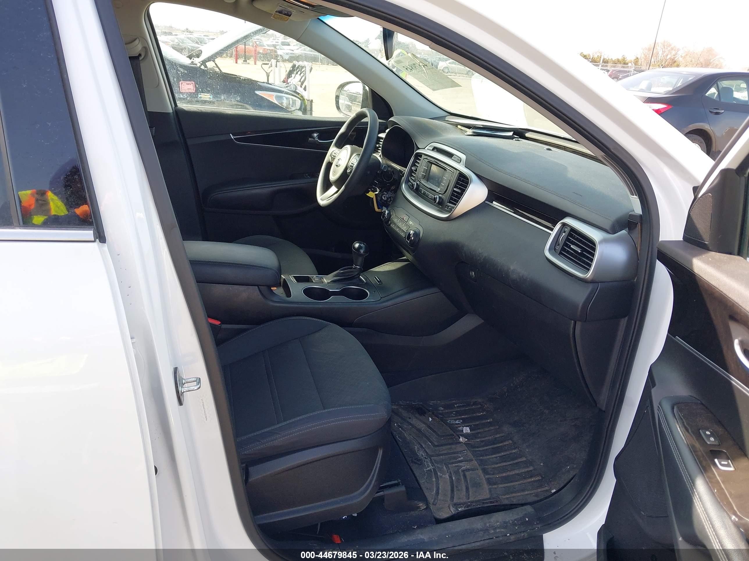 KIA SORENTO image 5