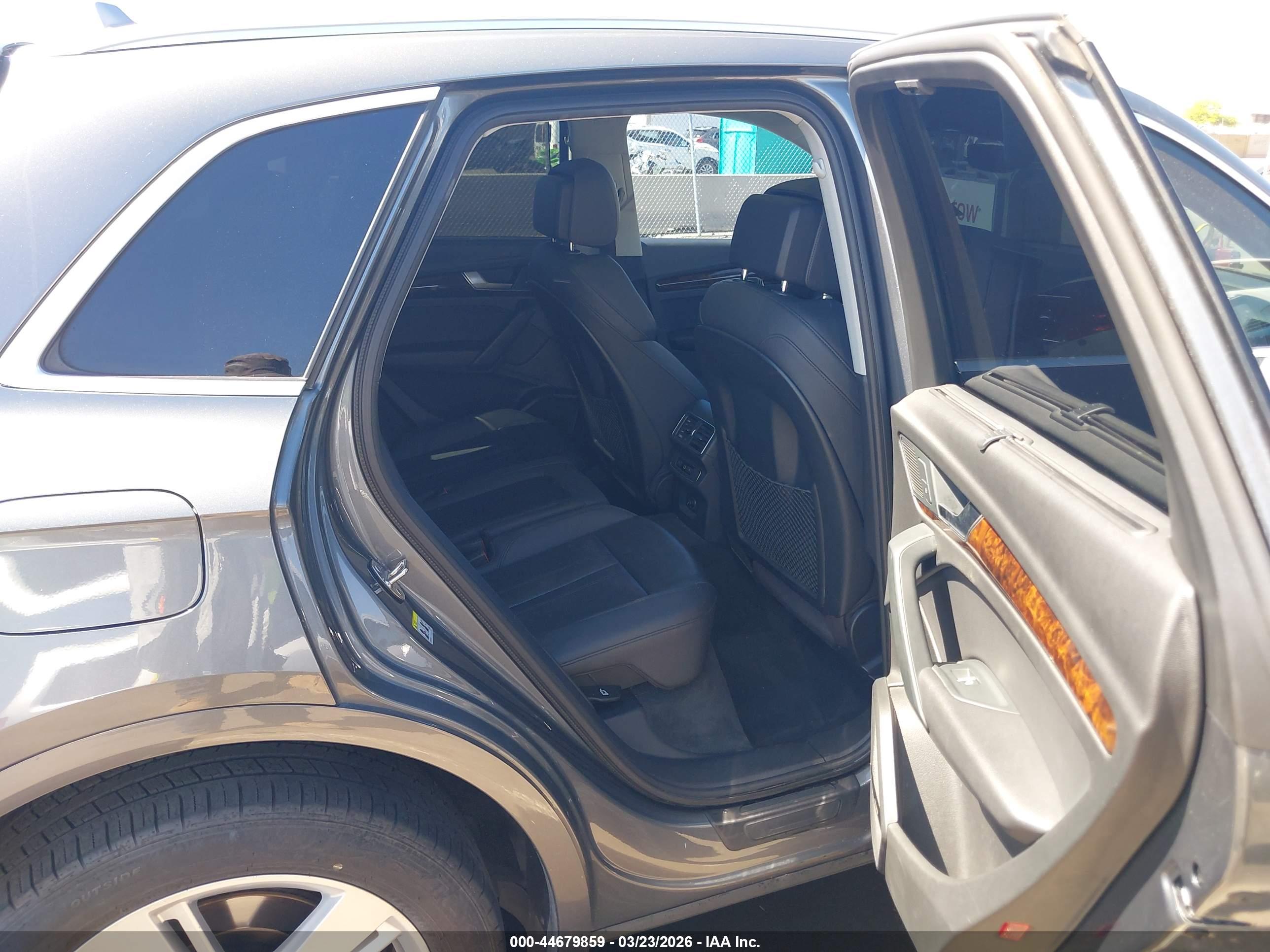 AUDI Q5 image 8