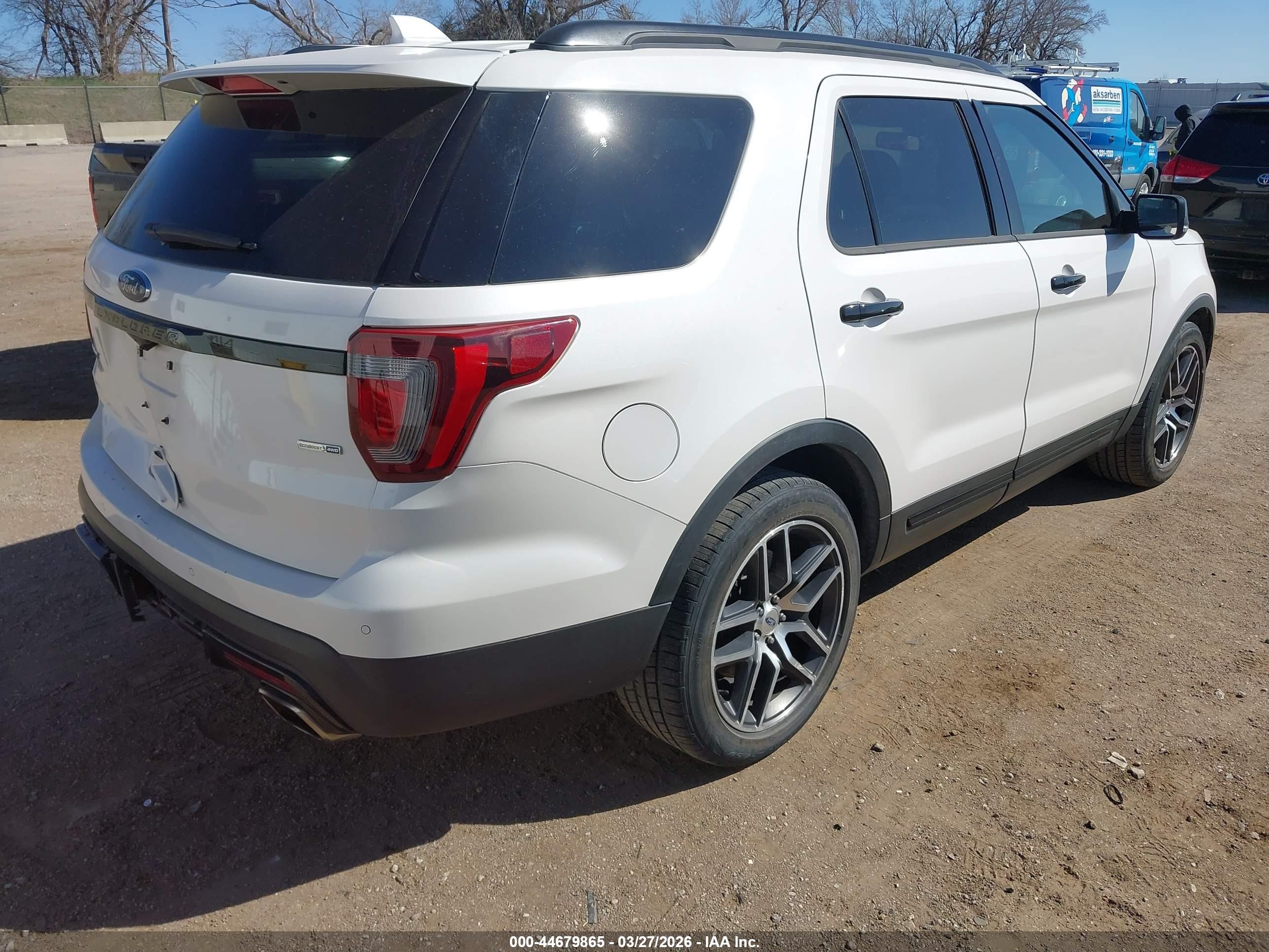 FORD EXPLORER image 4