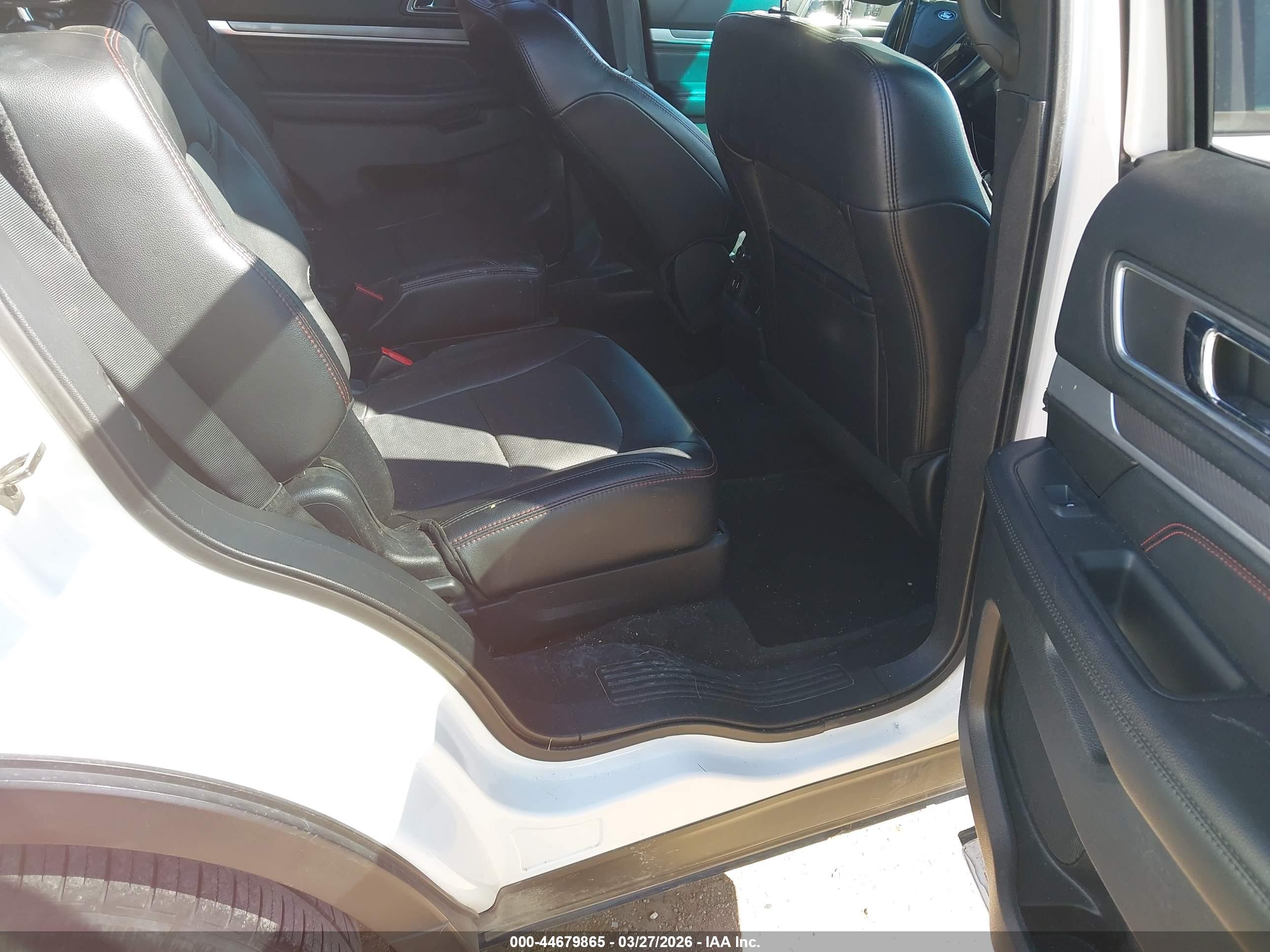 FORD EXPLORER image 8