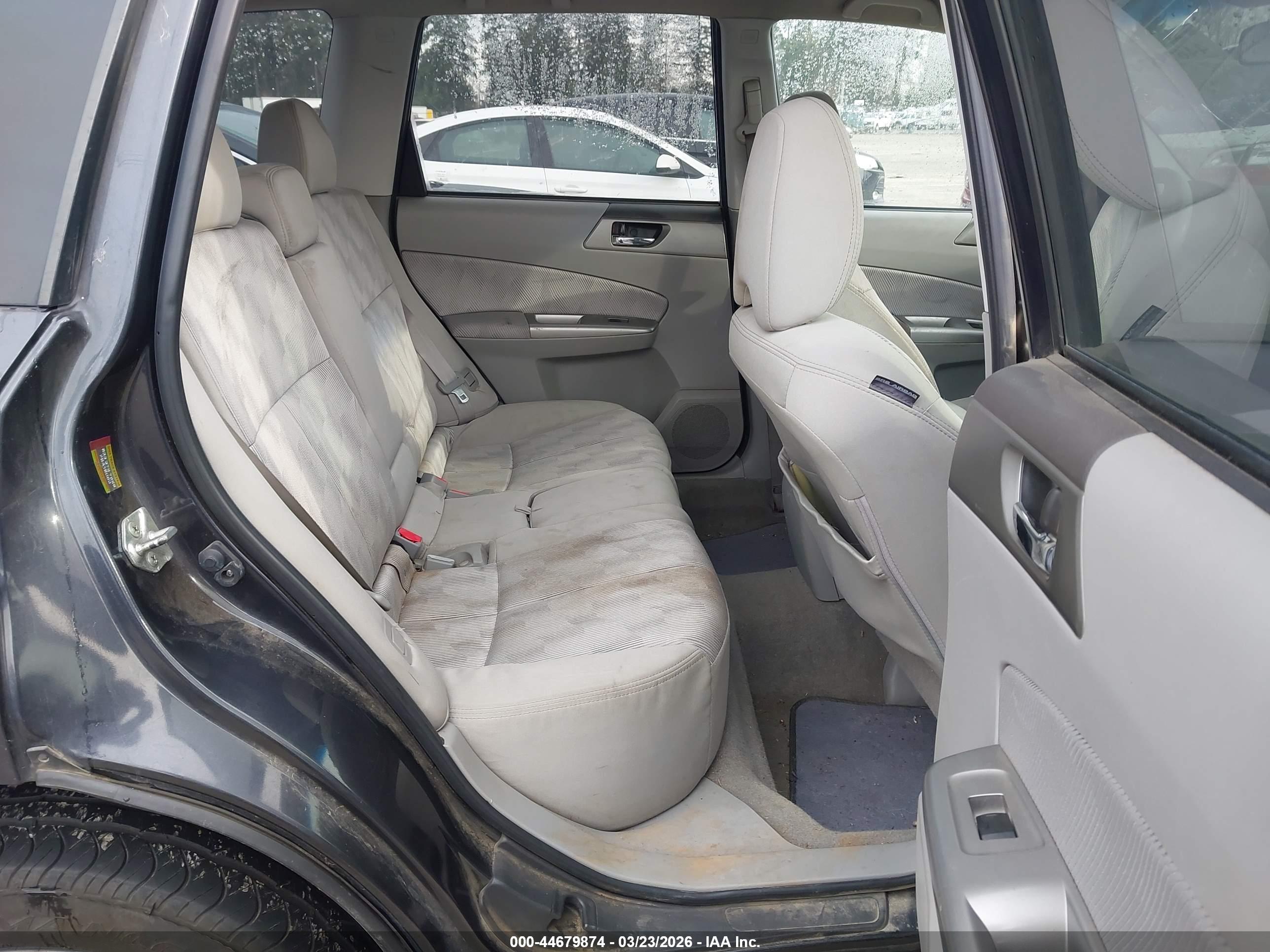 SUBARU FORESTER image 8