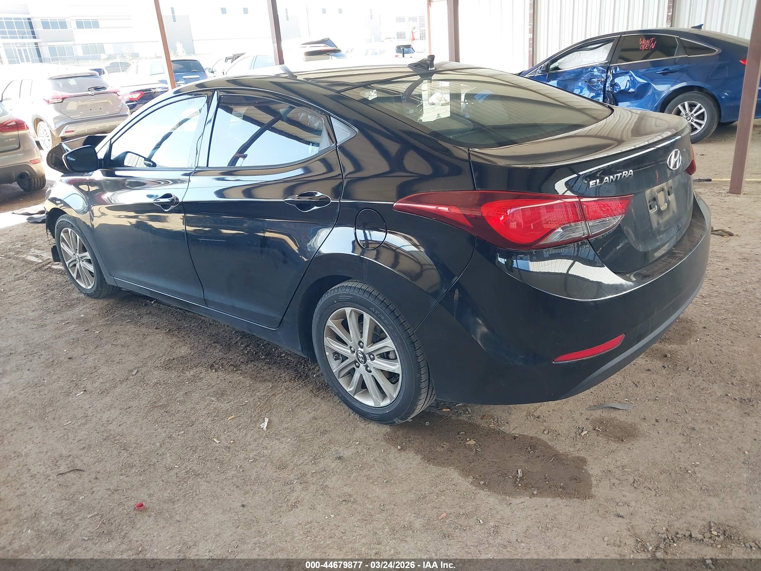 HYUNDAI ELANTRA image 3