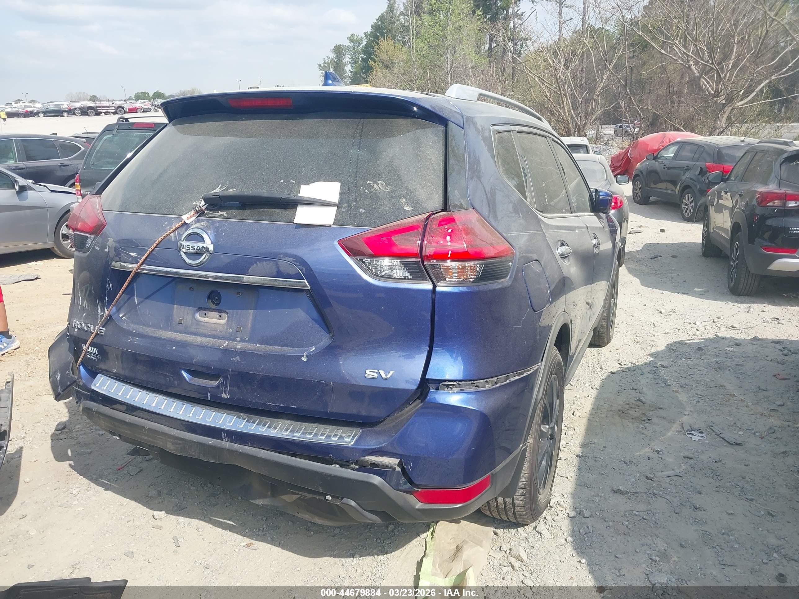 NISSAN ROGUE image 4