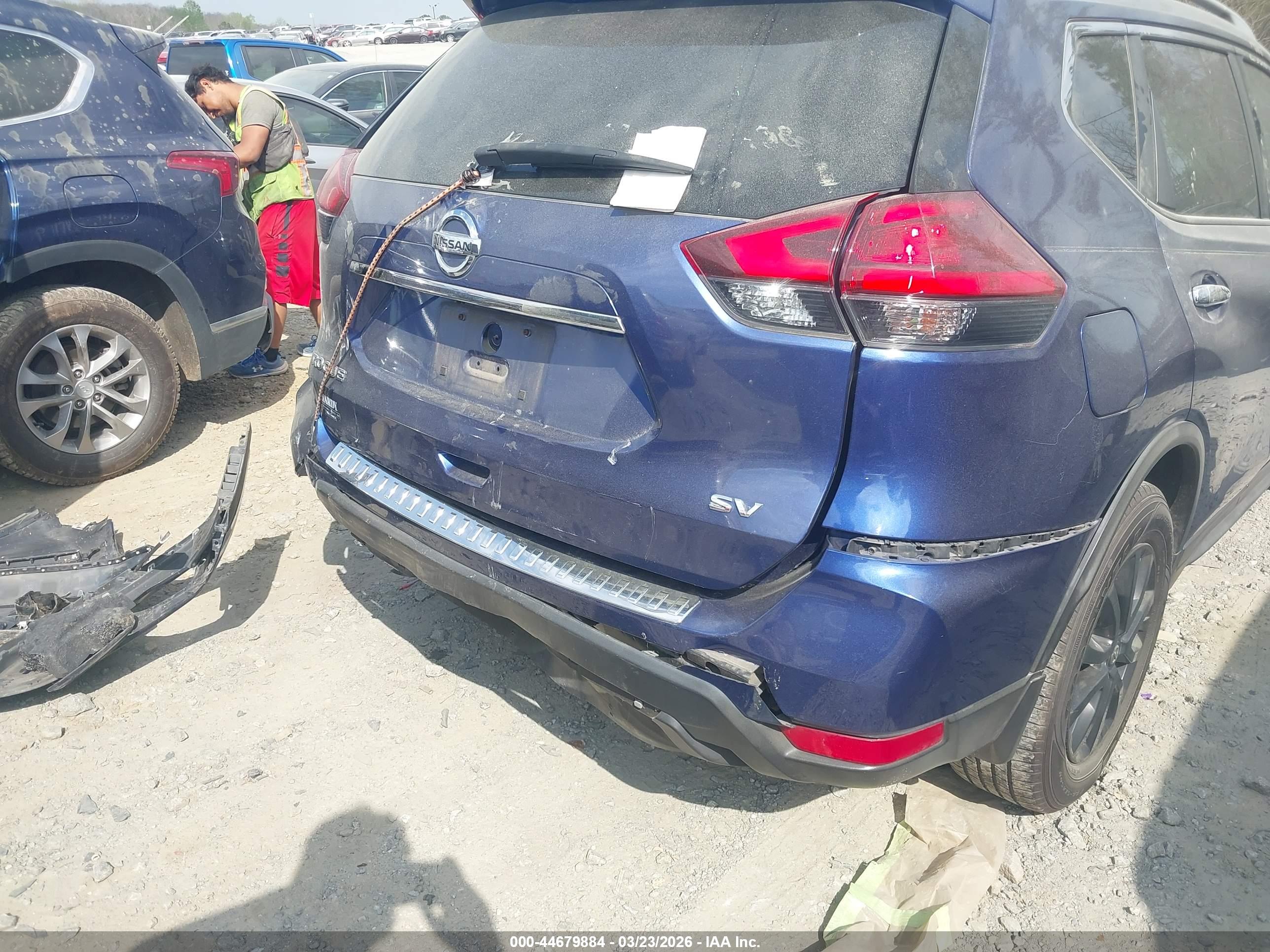 NISSAN ROGUE image 6