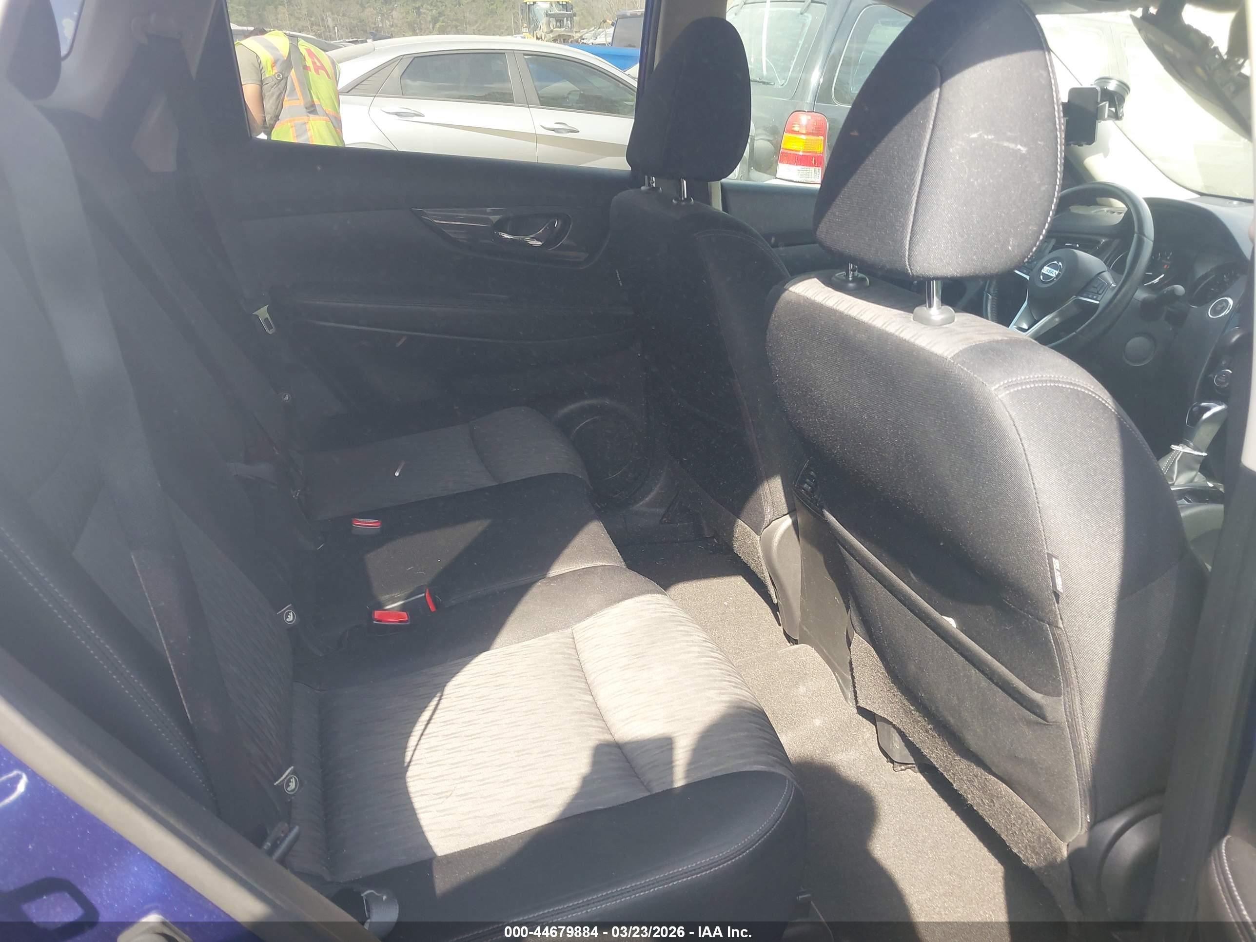 NISSAN ROGUE image 8