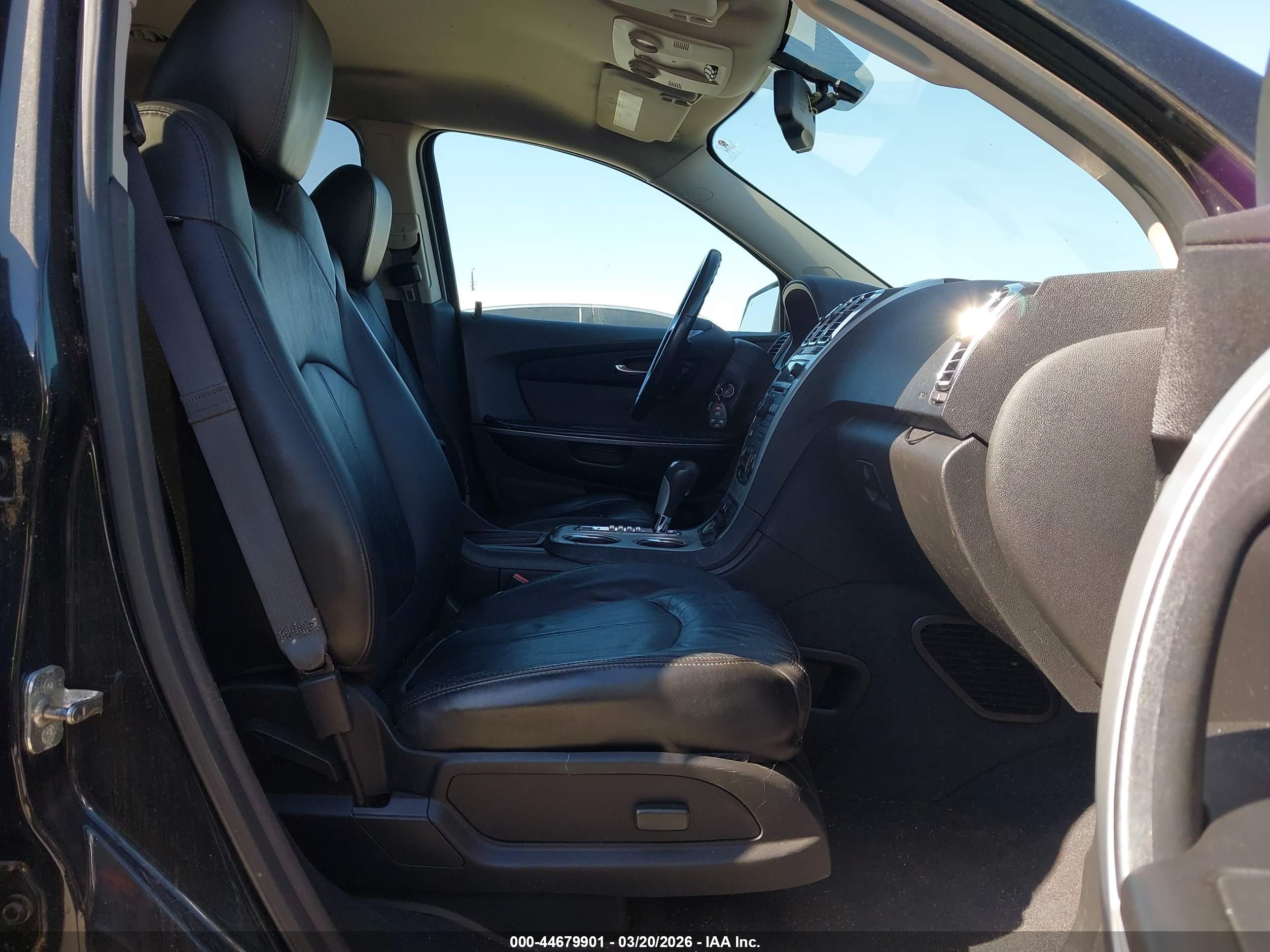 GMC ACADIA image 5