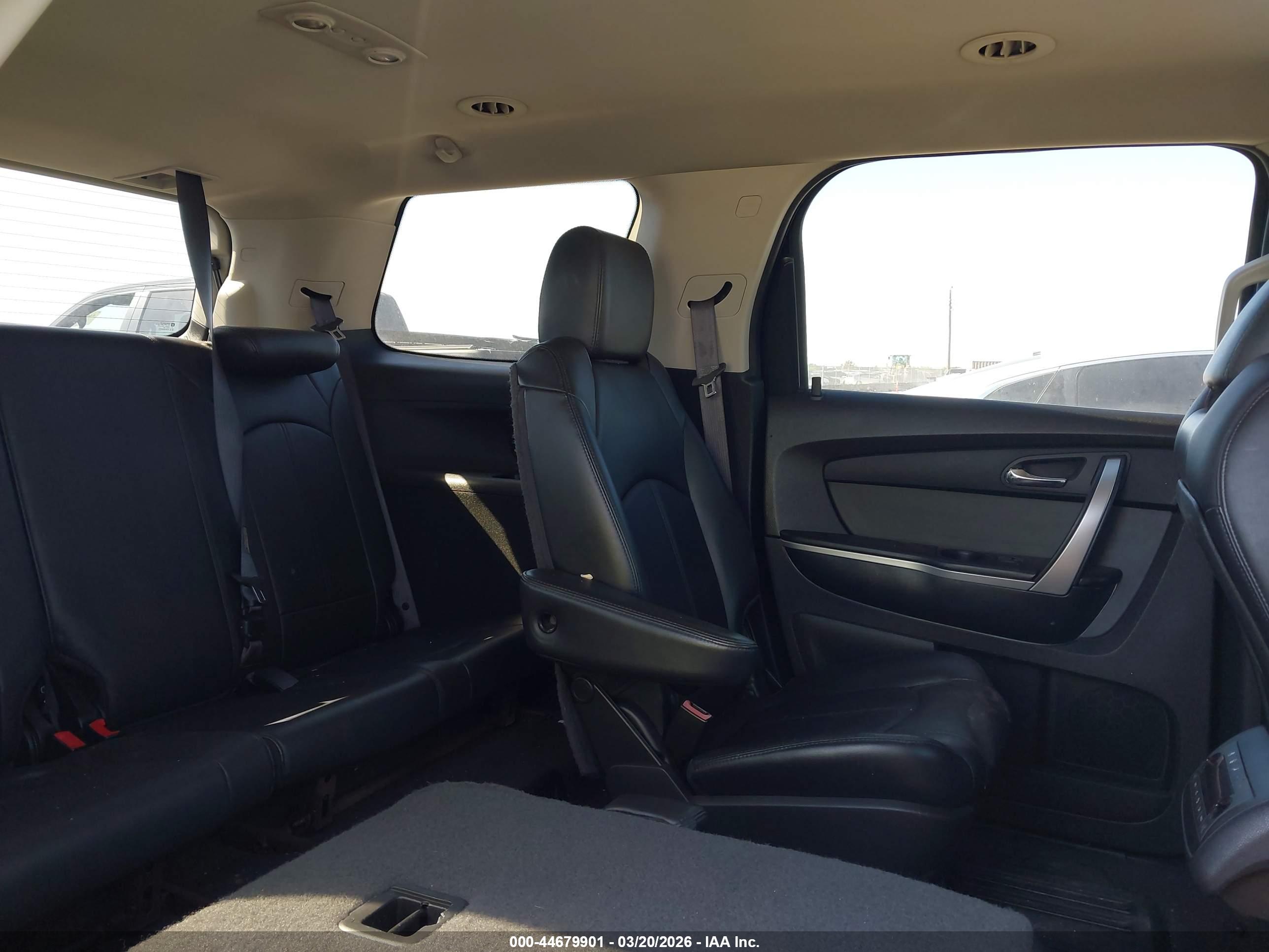 GMC ACADIA image 8