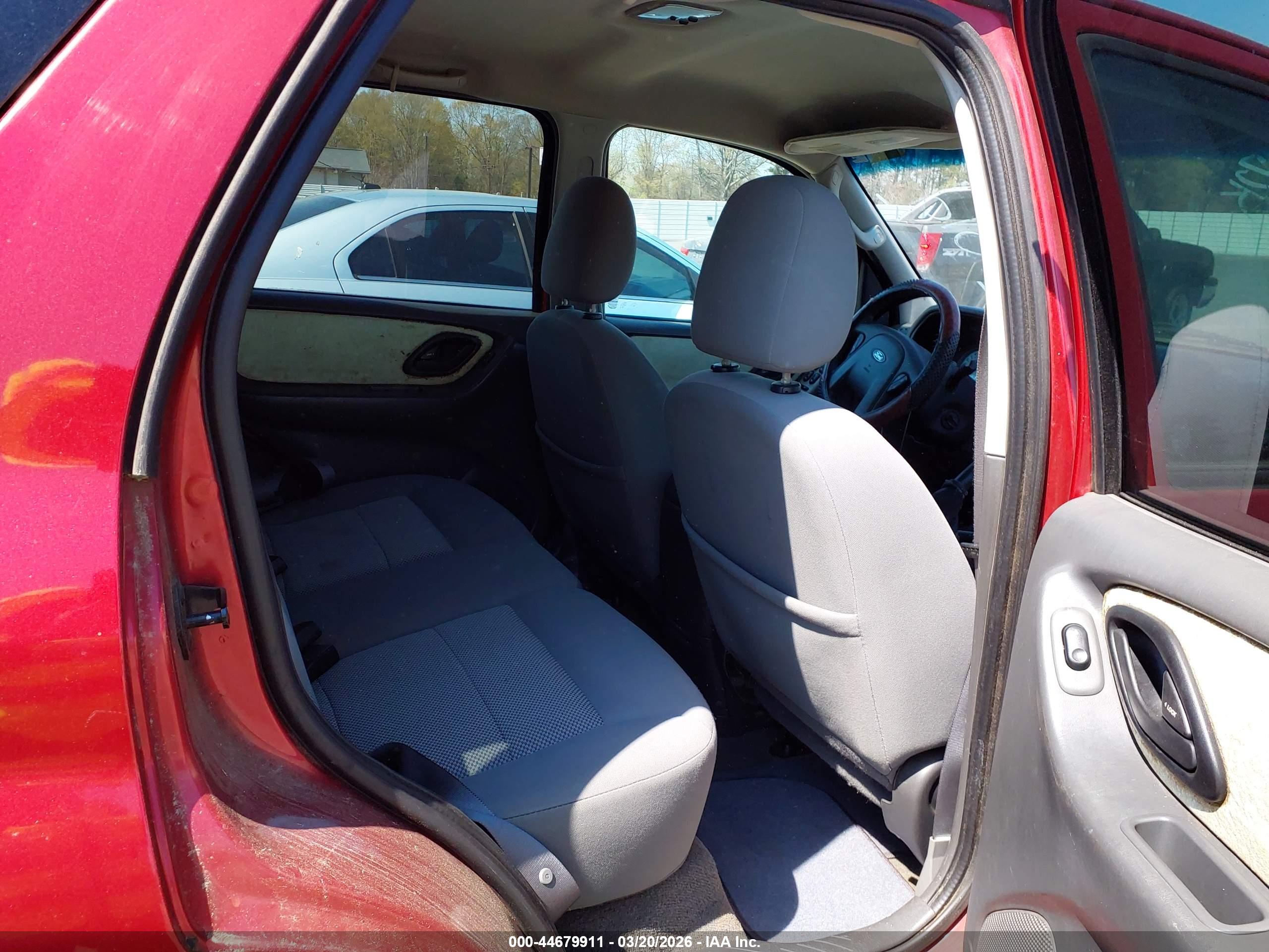 FORD ESCAPE image 8