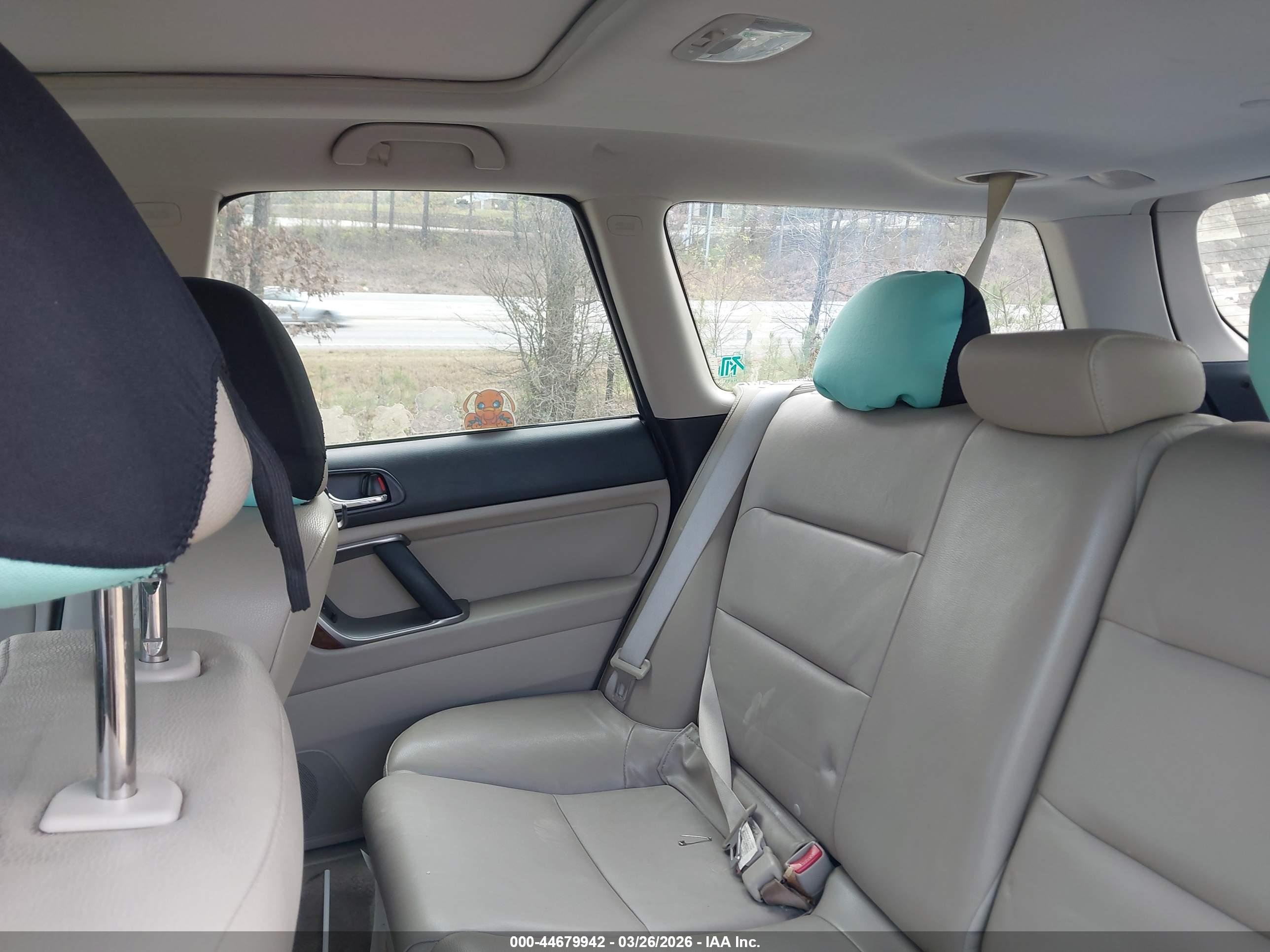 SUBARU OUTBACK image 8