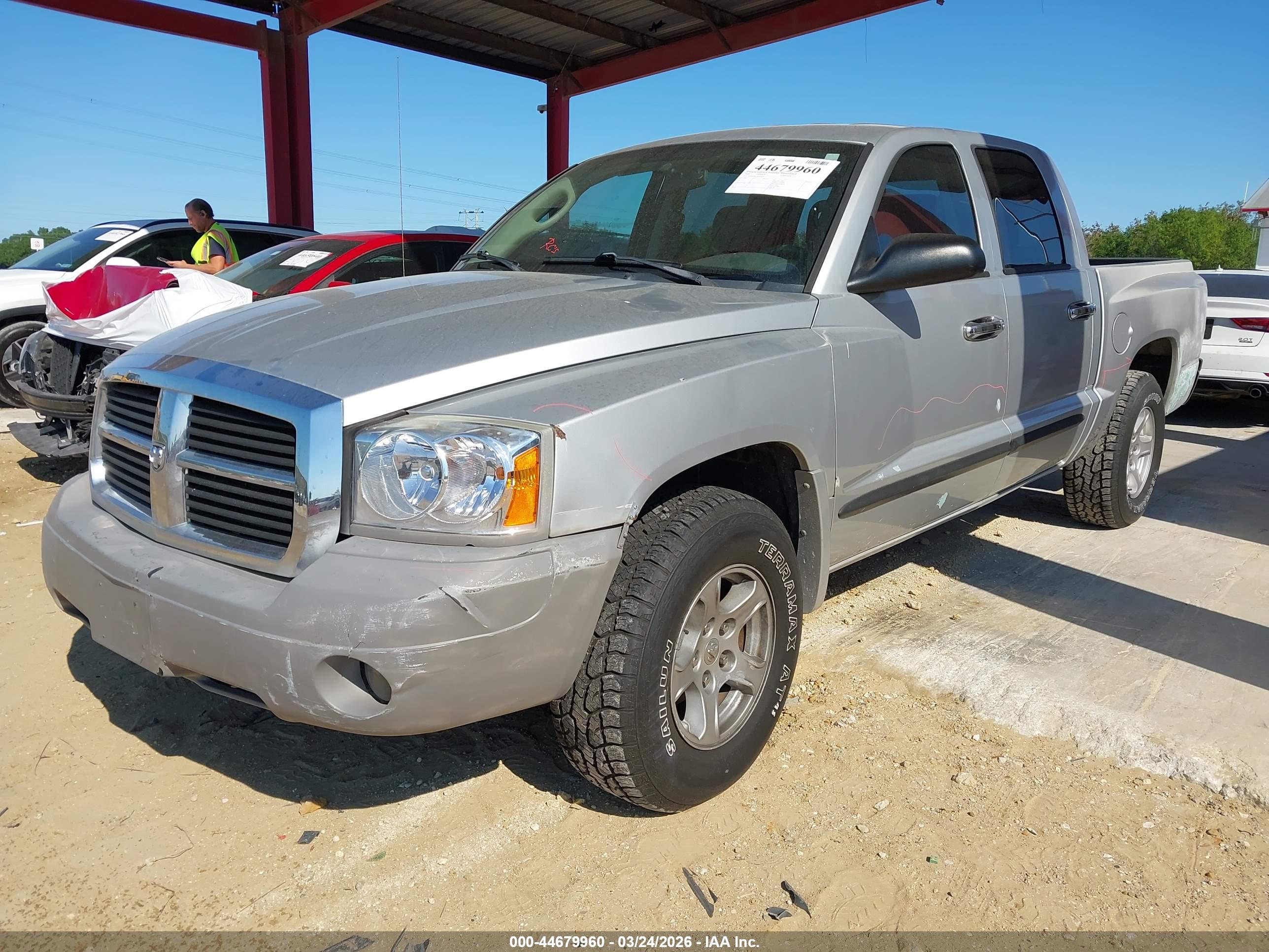 DODGE DAKOTA image 2
