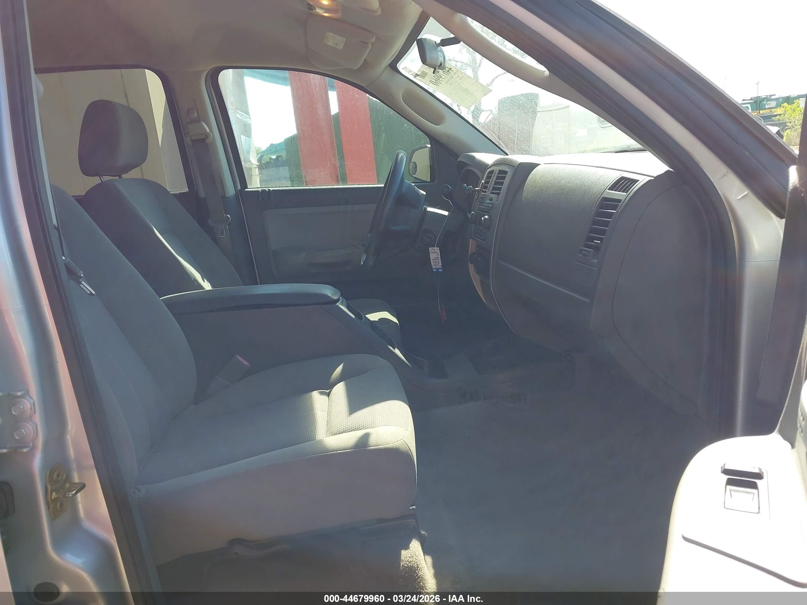 DODGE DAKOTA image 5