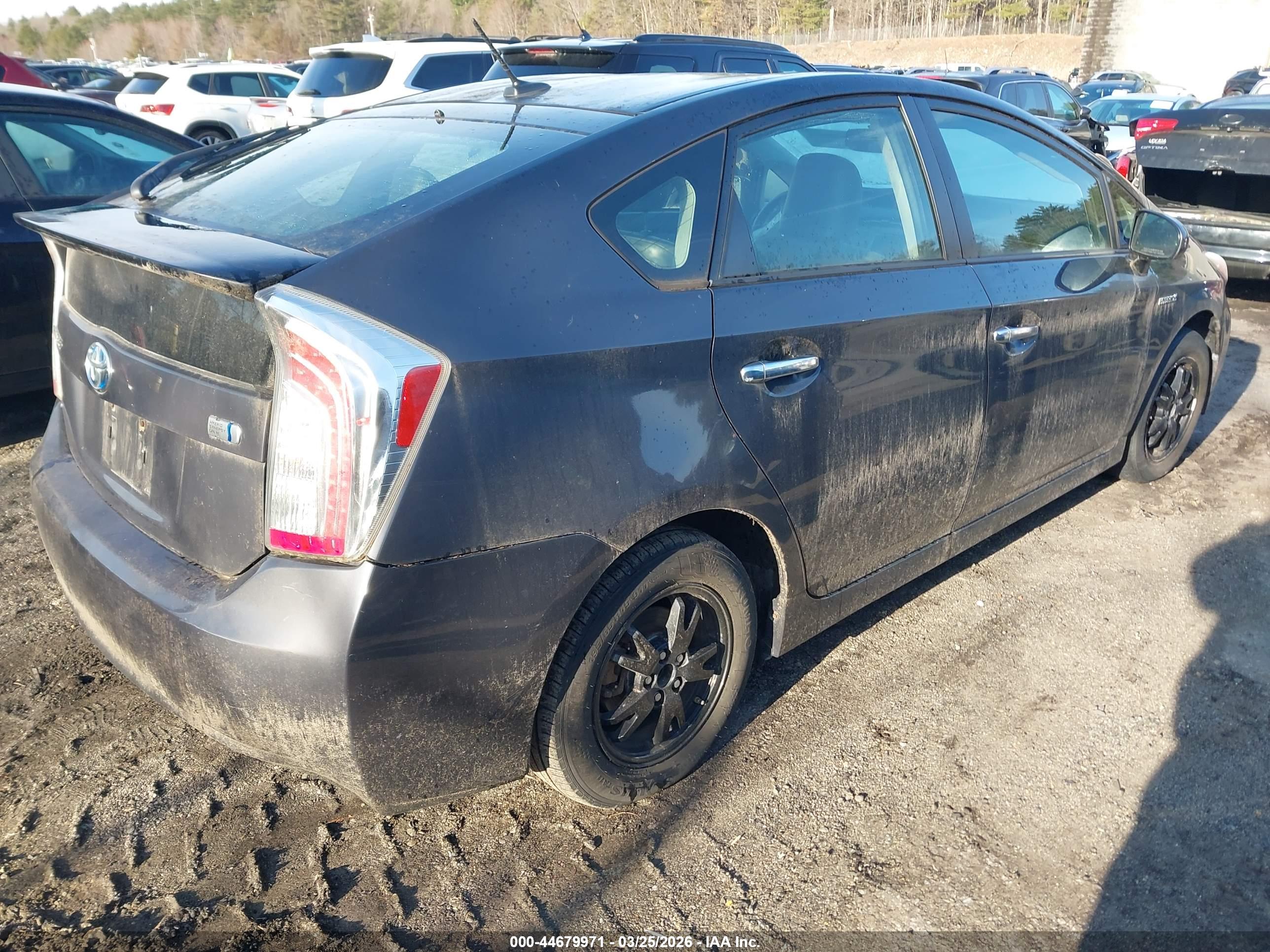 TOYOTA PRIUS image 4