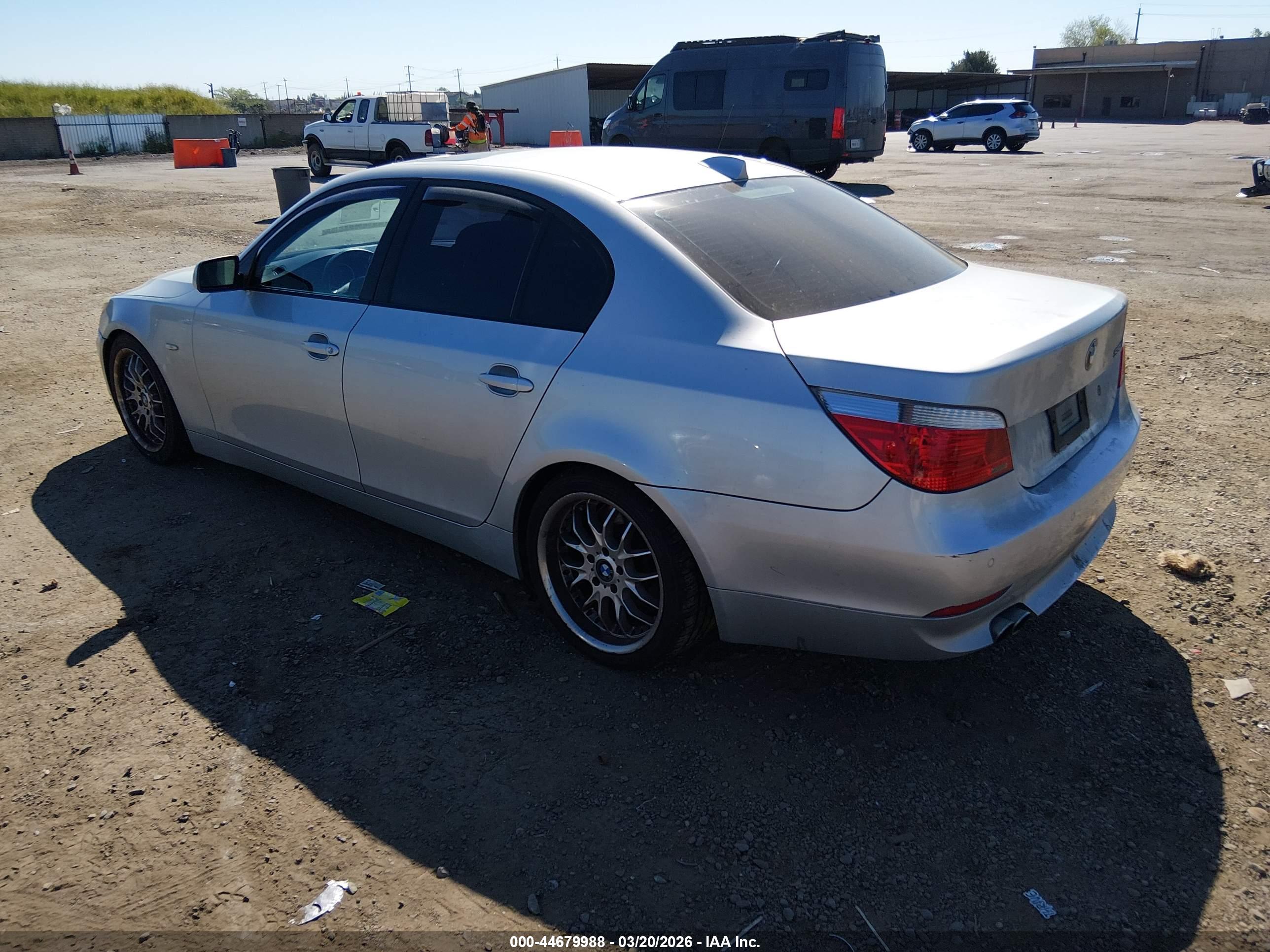 BMW 550I image 3