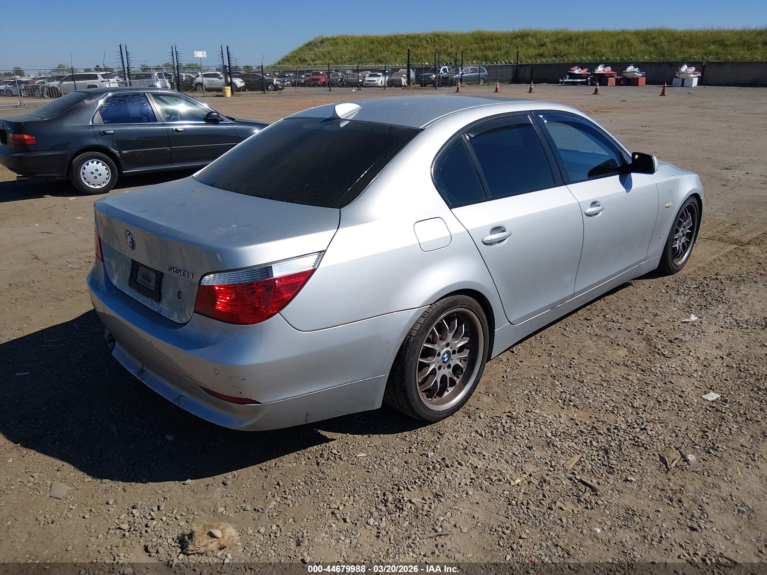 BMW 550I image 4