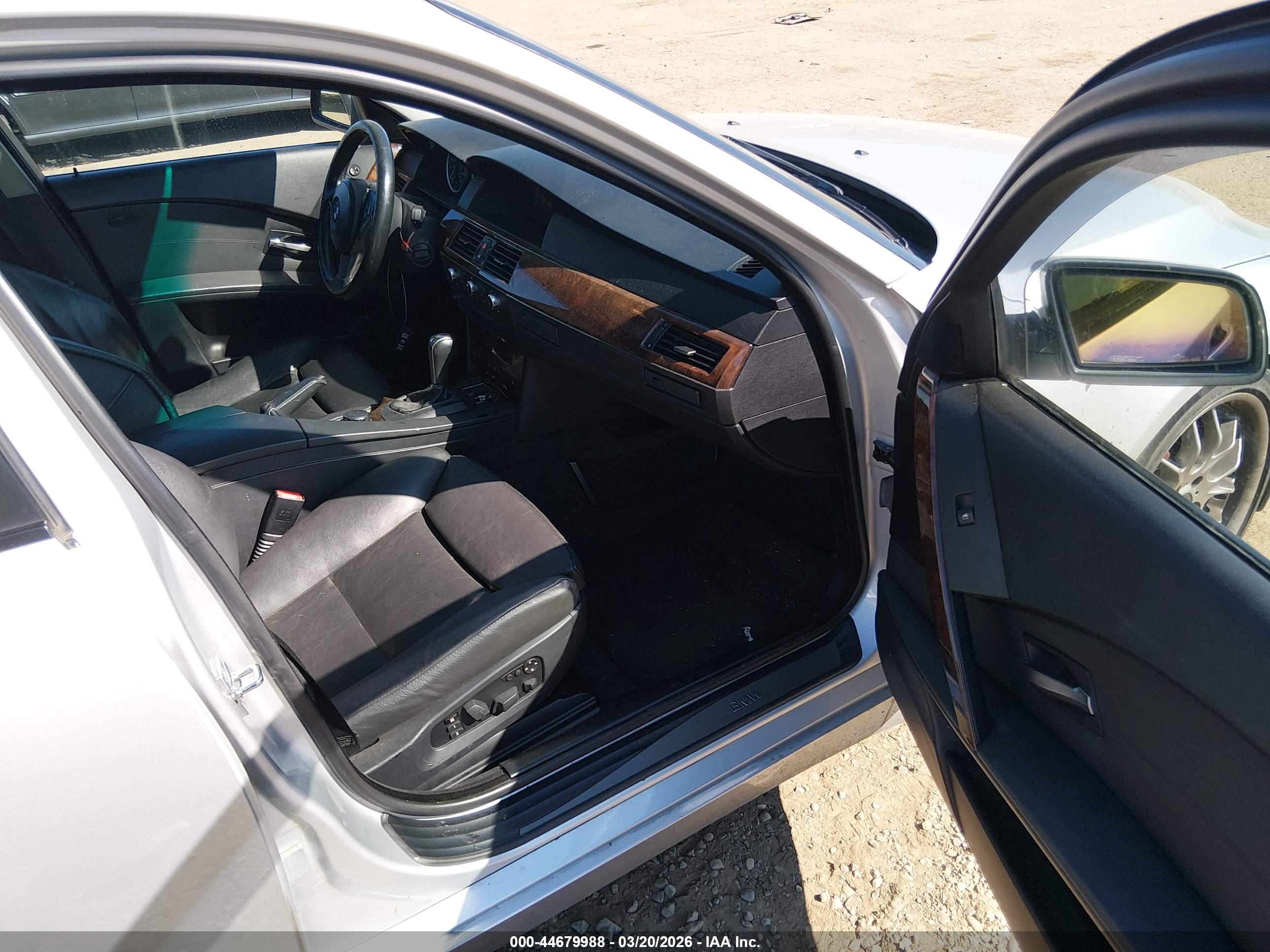 BMW 550I image 5
