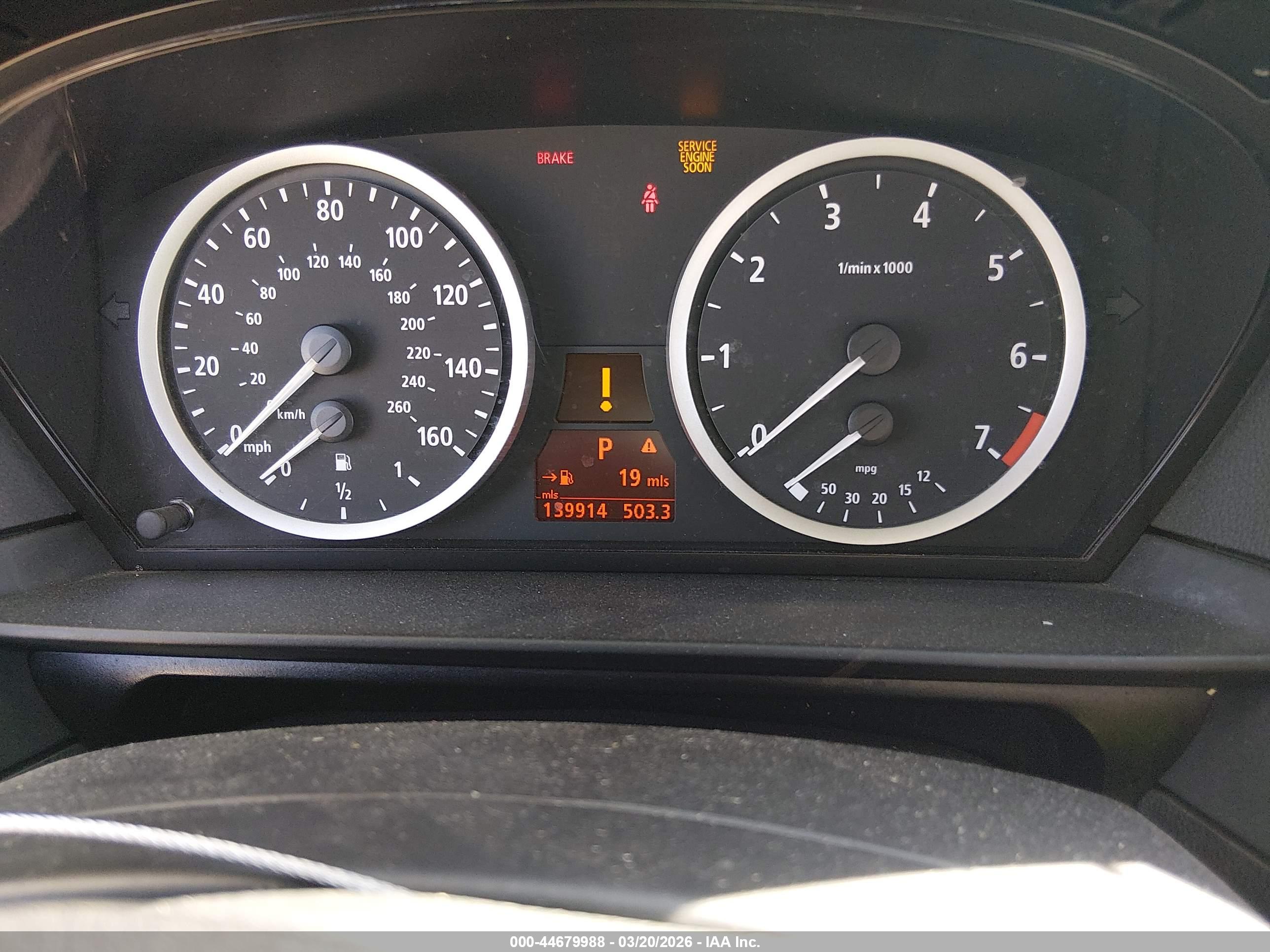 BMW 550I image 7