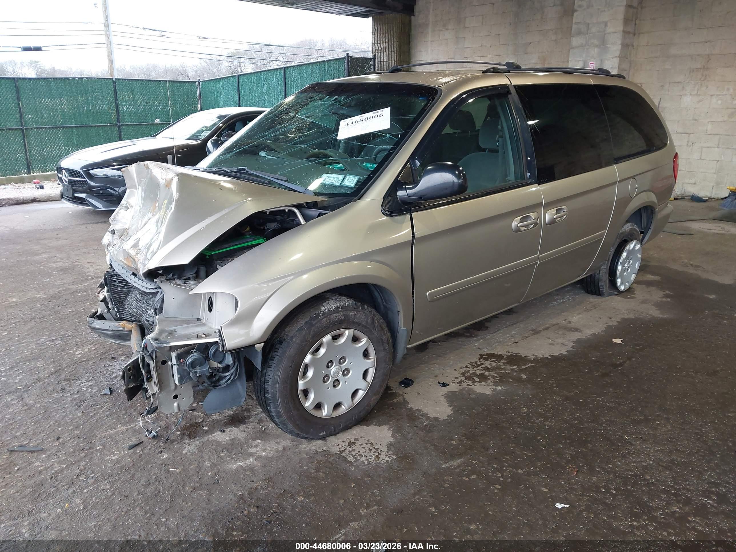 CHRYSLER TOWN image 2