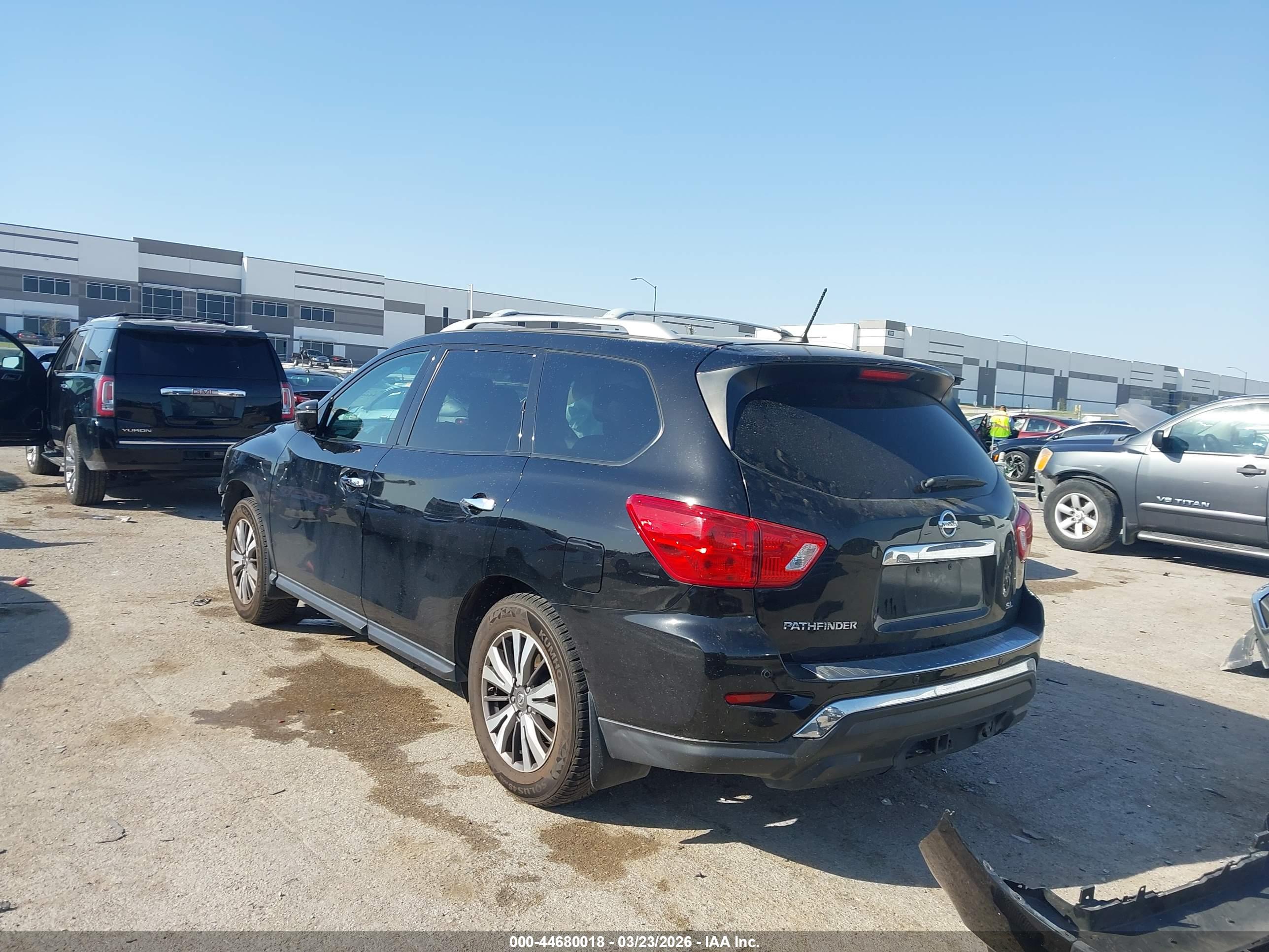 NISSAN PATHFINDER image 3