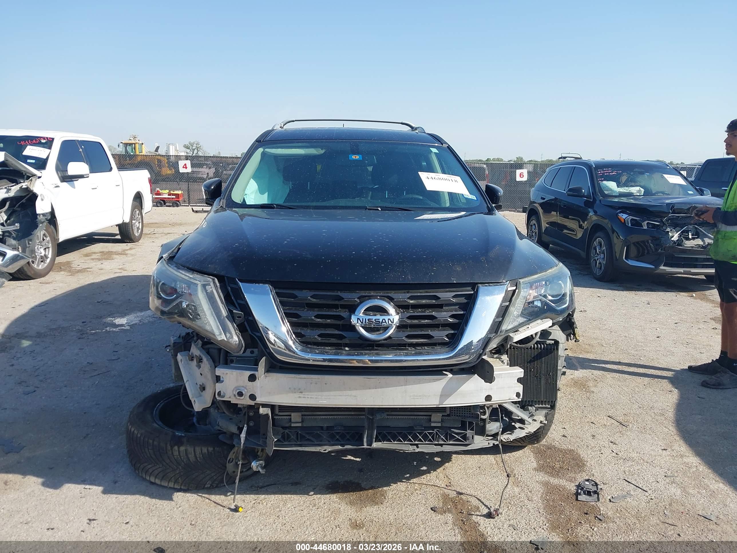 NISSAN PATHFINDER image 6