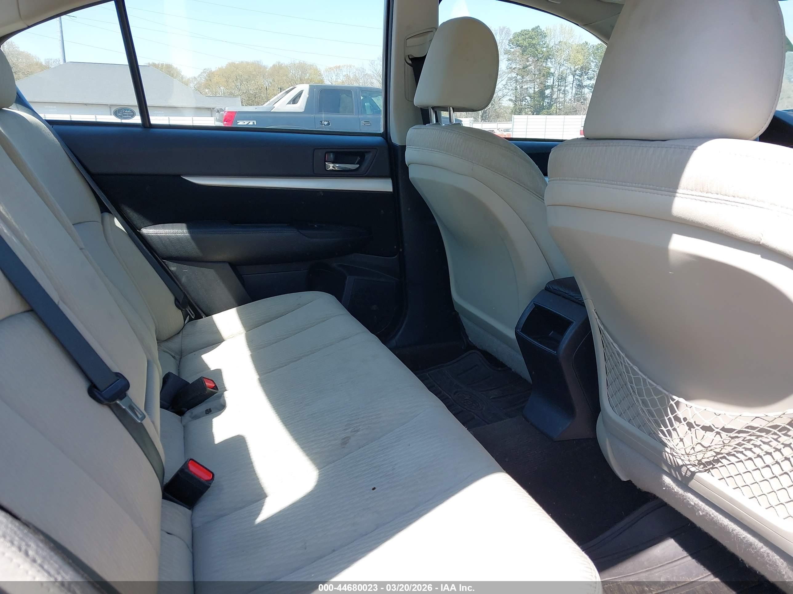 SUBARU LEGACY image 8