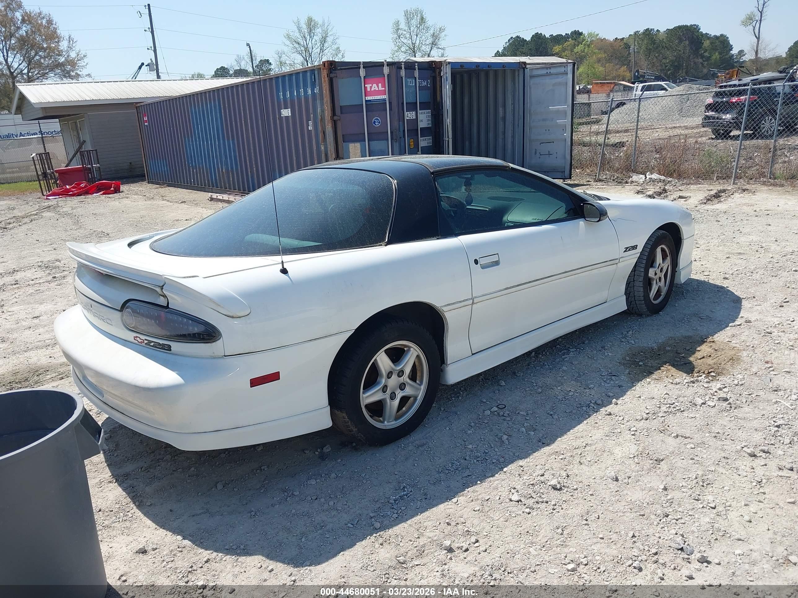 CHEVROLET CAMARO image 4