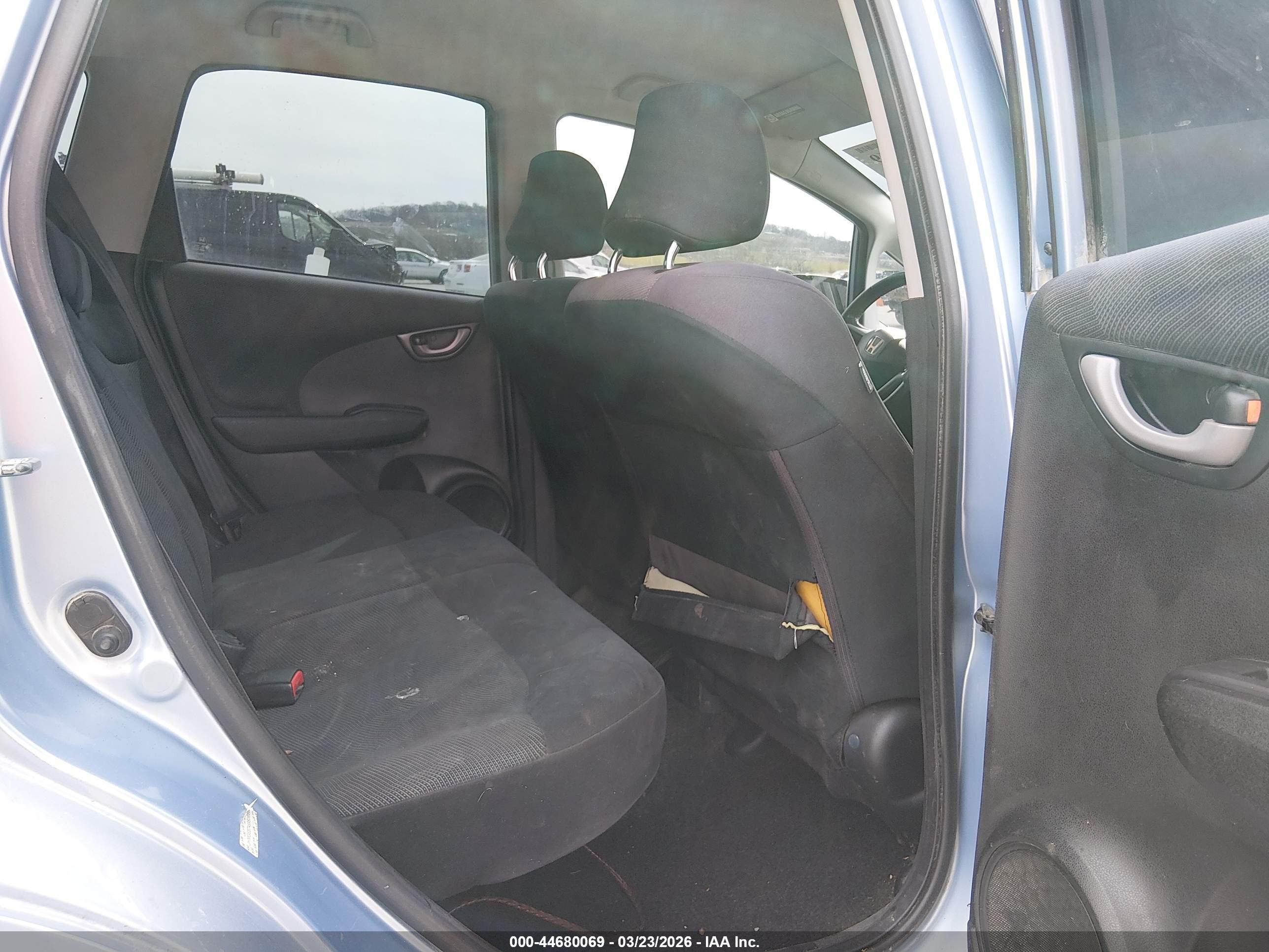 HONDA FIT image 8
