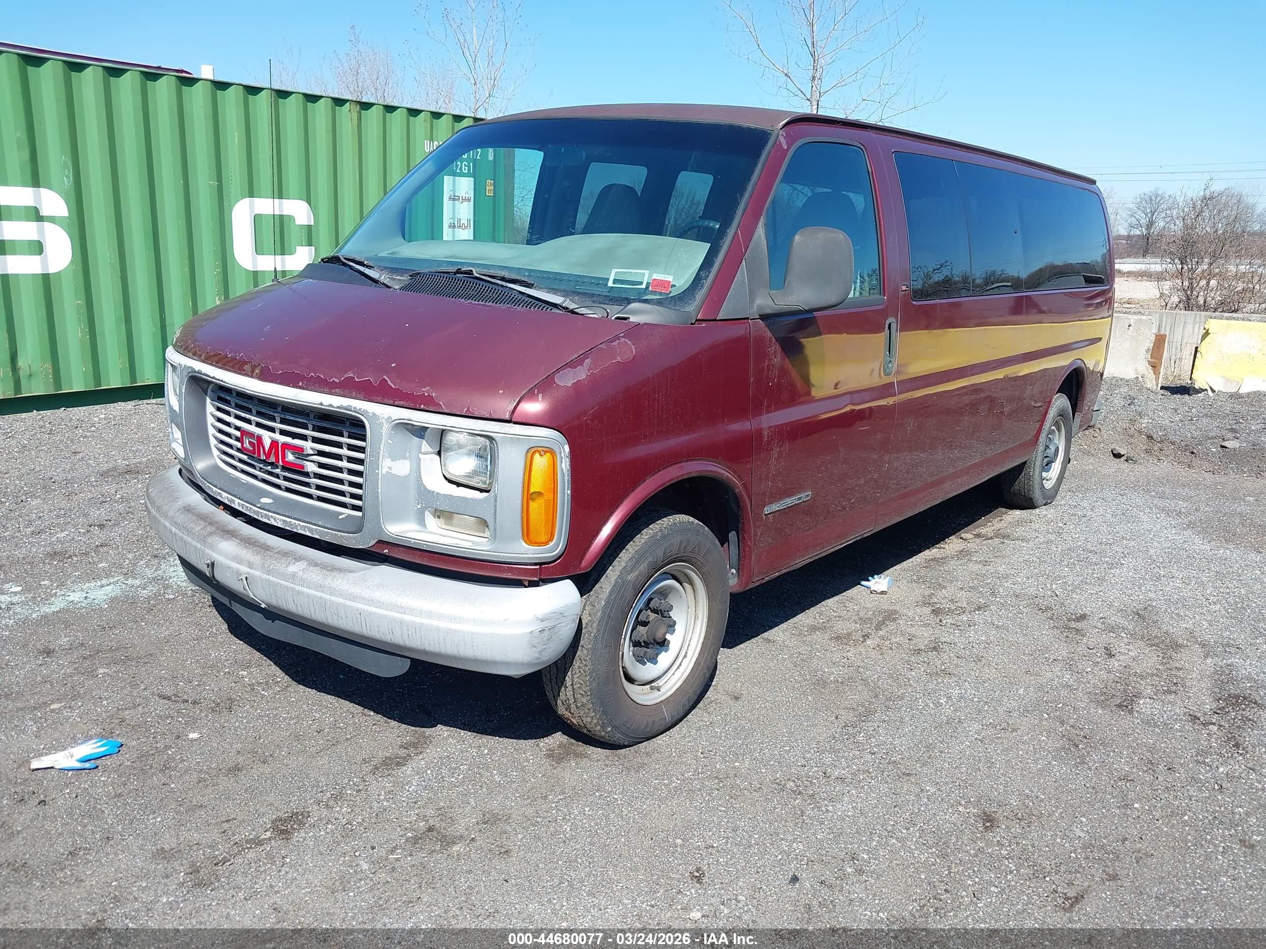 GMC SAVANA image 2