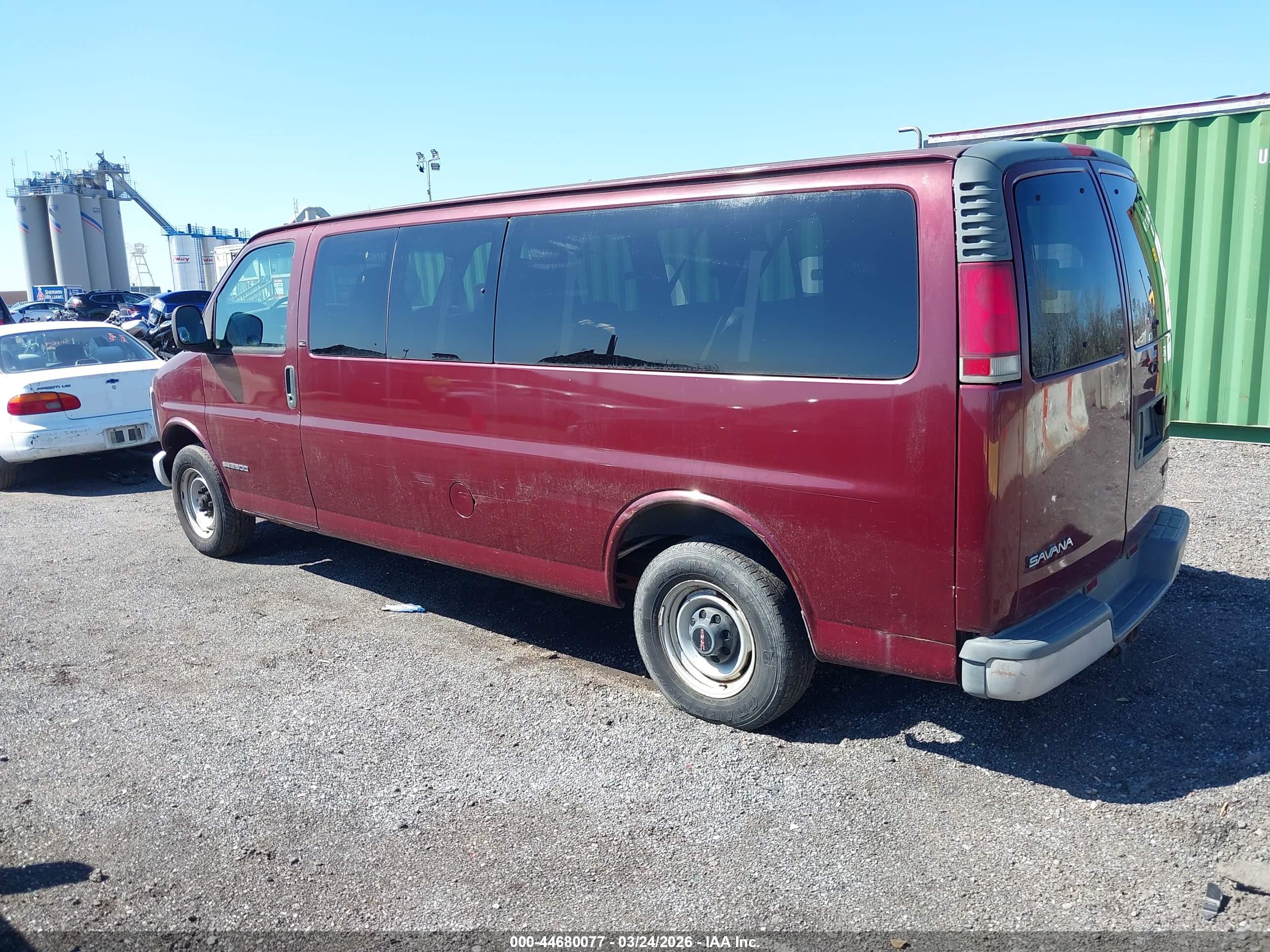GMC SAVANA image 3