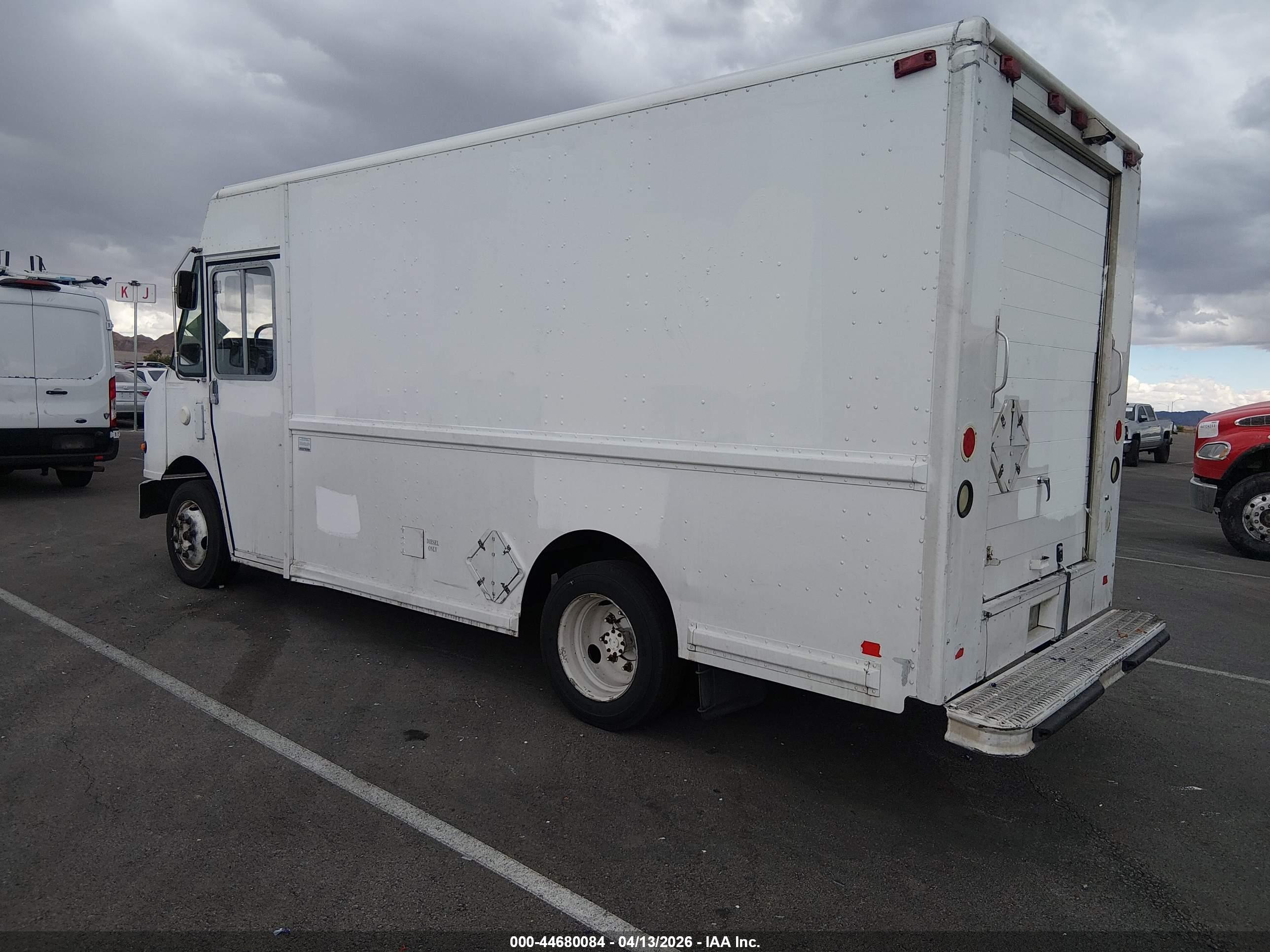 FREIGHTLINER CHASSIS image 3