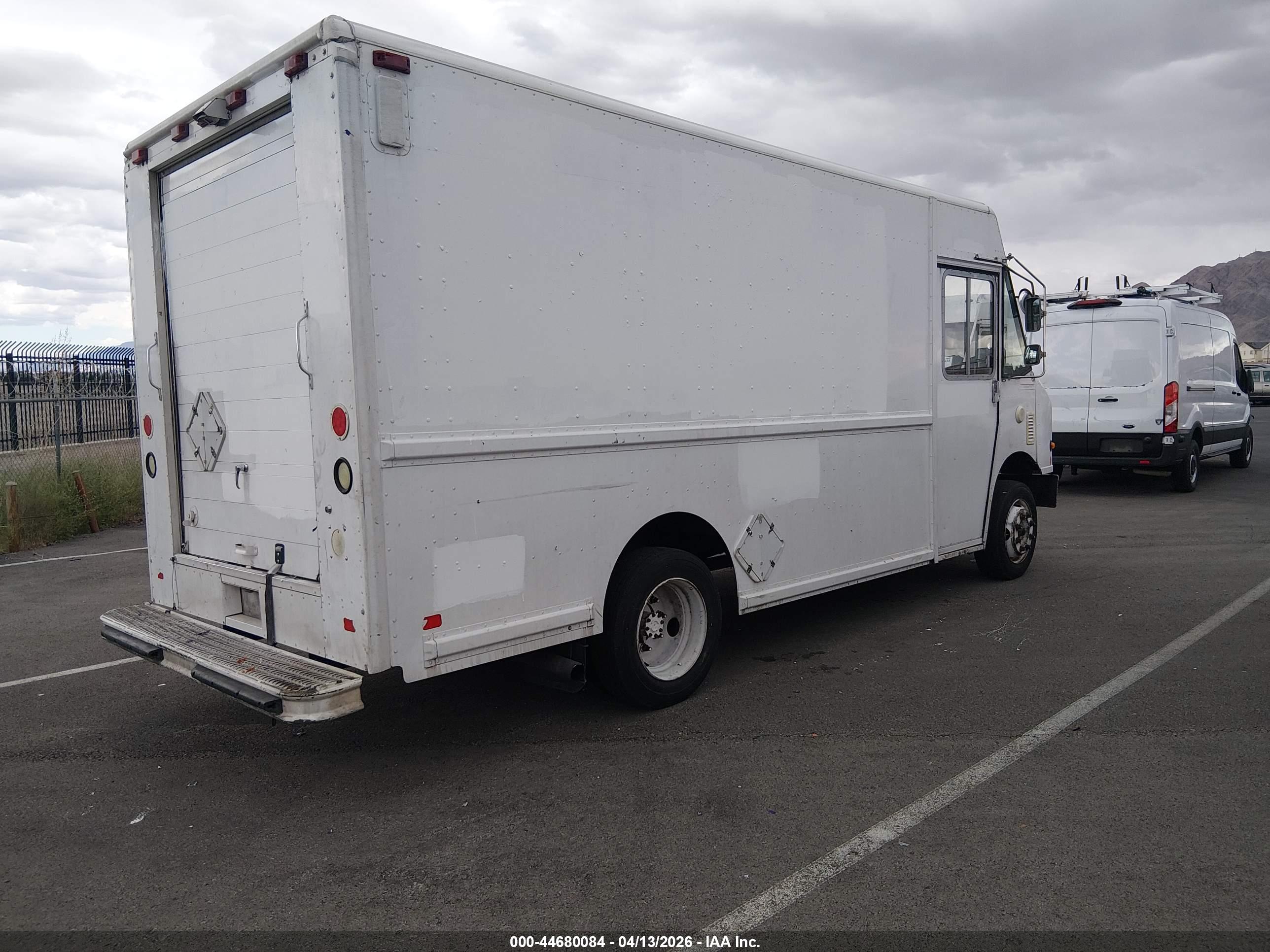 FREIGHTLINER CHASSIS image 4