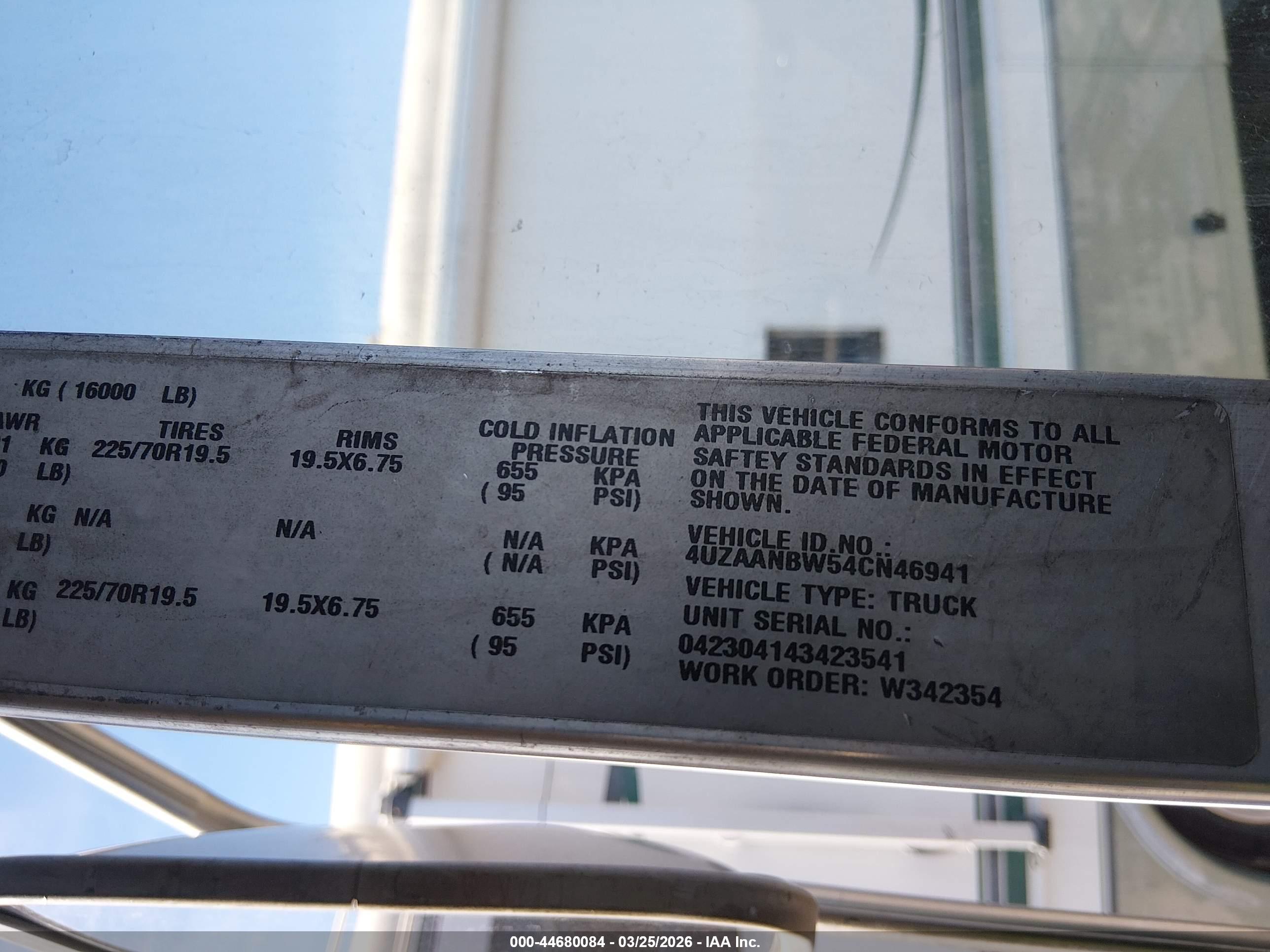 FREIGHTLINER CHASSIS image 9