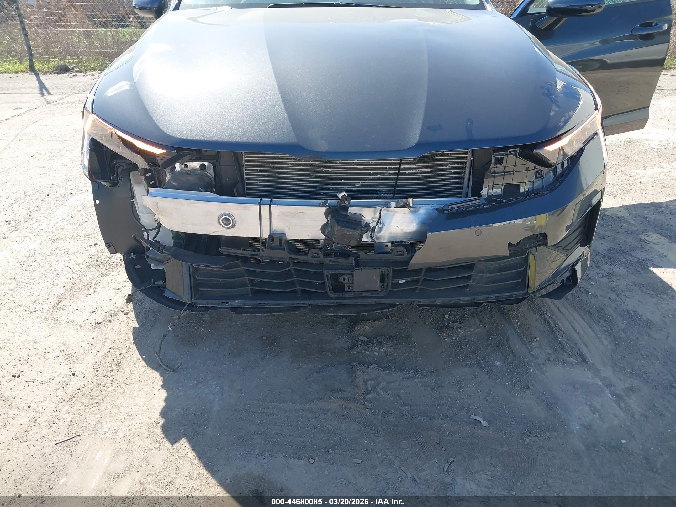 KIA K5 image 6