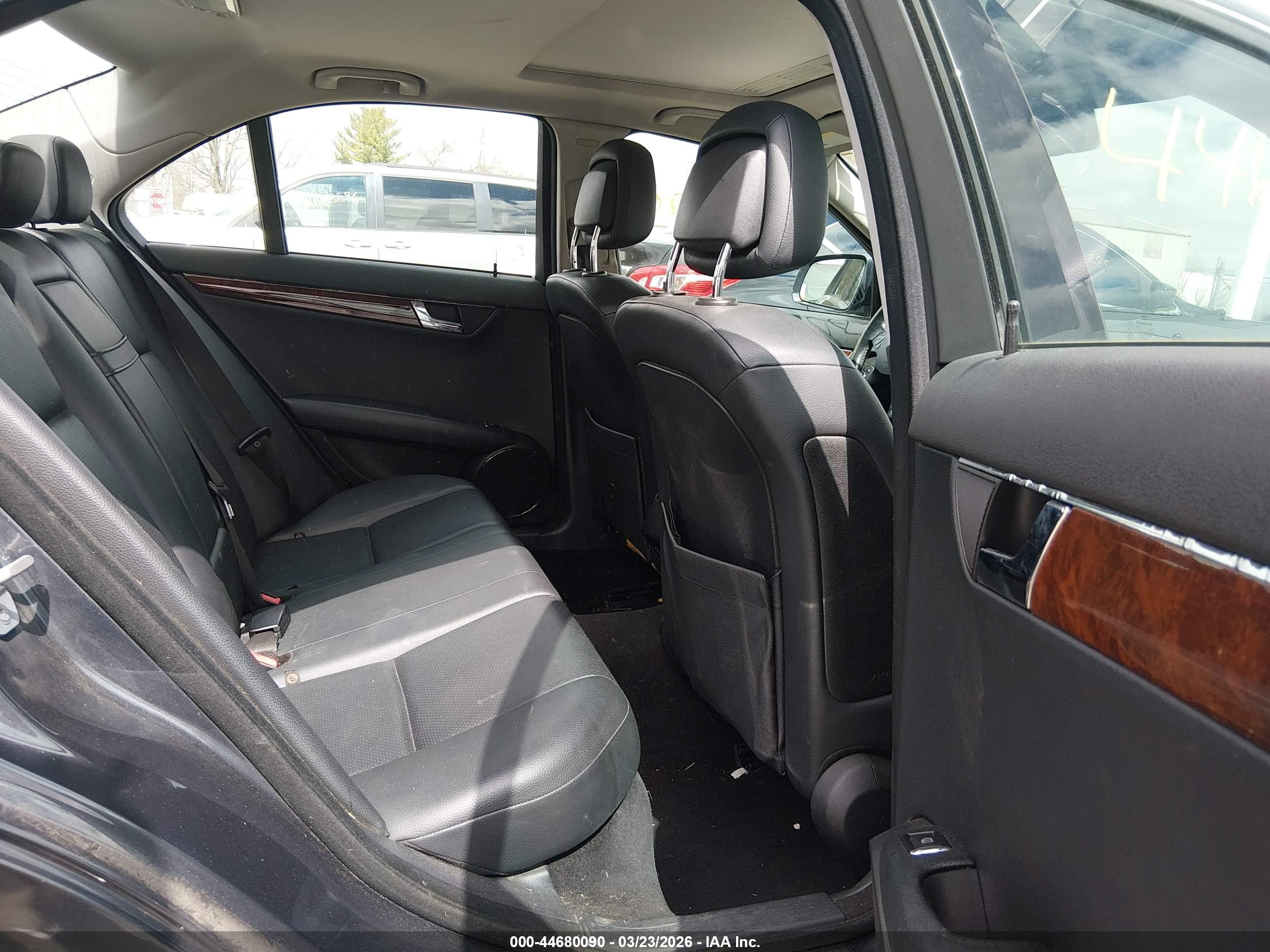 MERCEDES-BENZ C image 8
