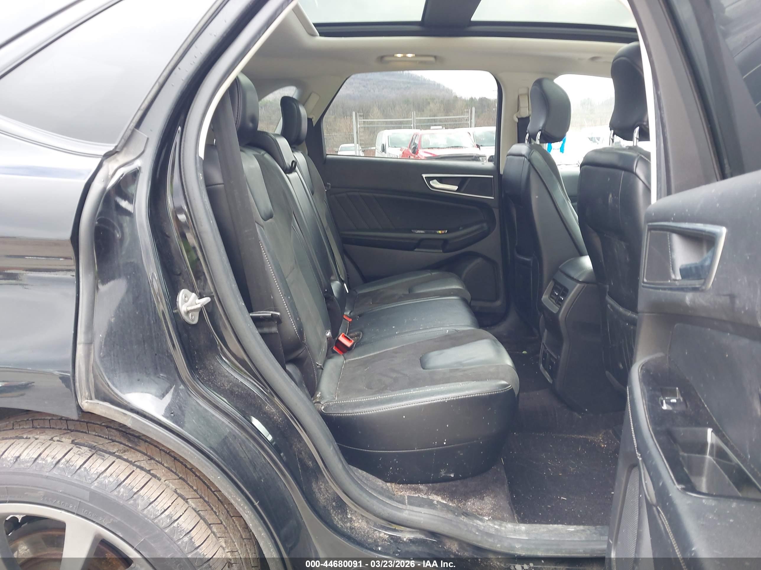 FORD EDGE image 8